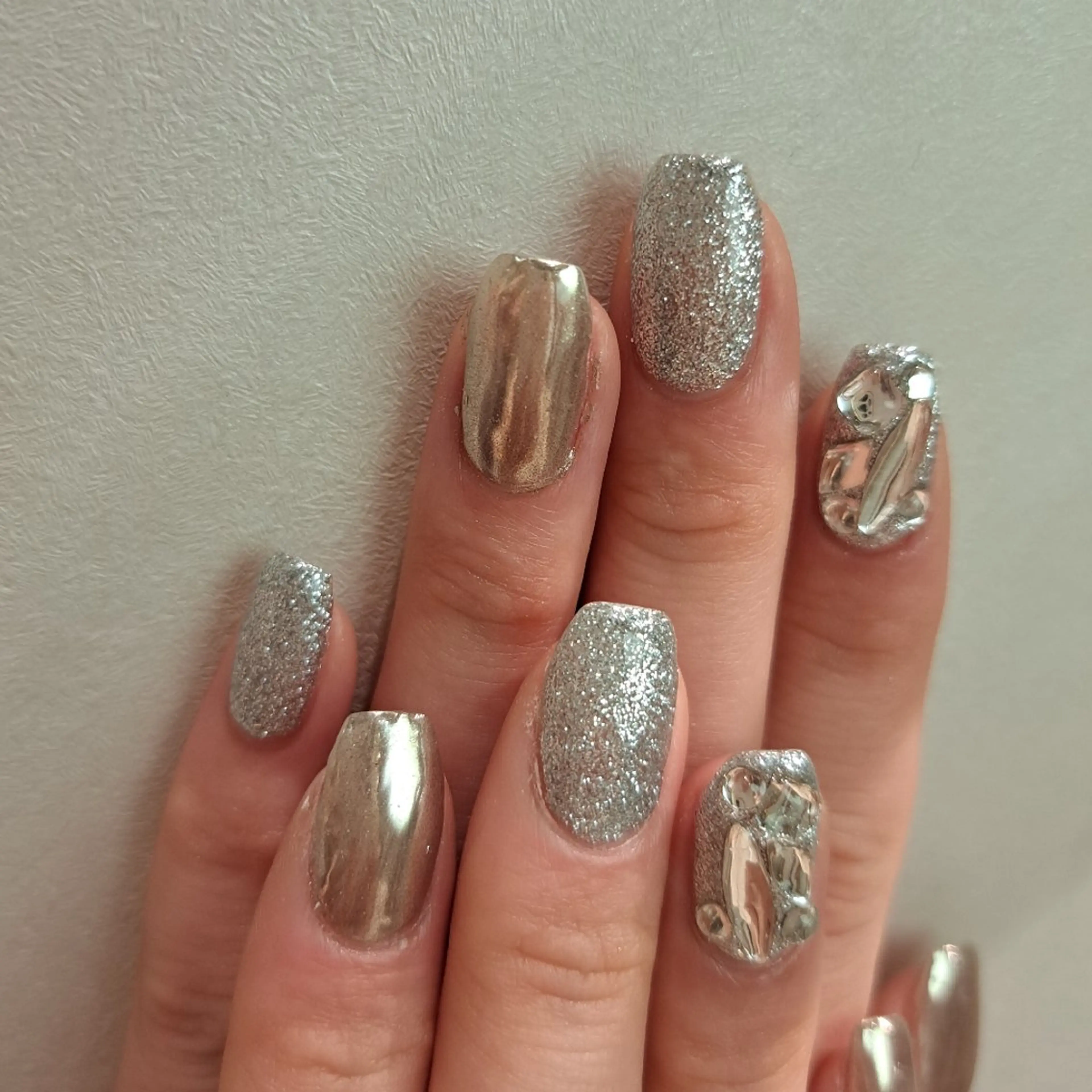 ネイル アートネイル ジェルネイル キラキラネイル ミラーネイル 持ち込み Nail mood デザイン持ち込みokのネイルデザイン