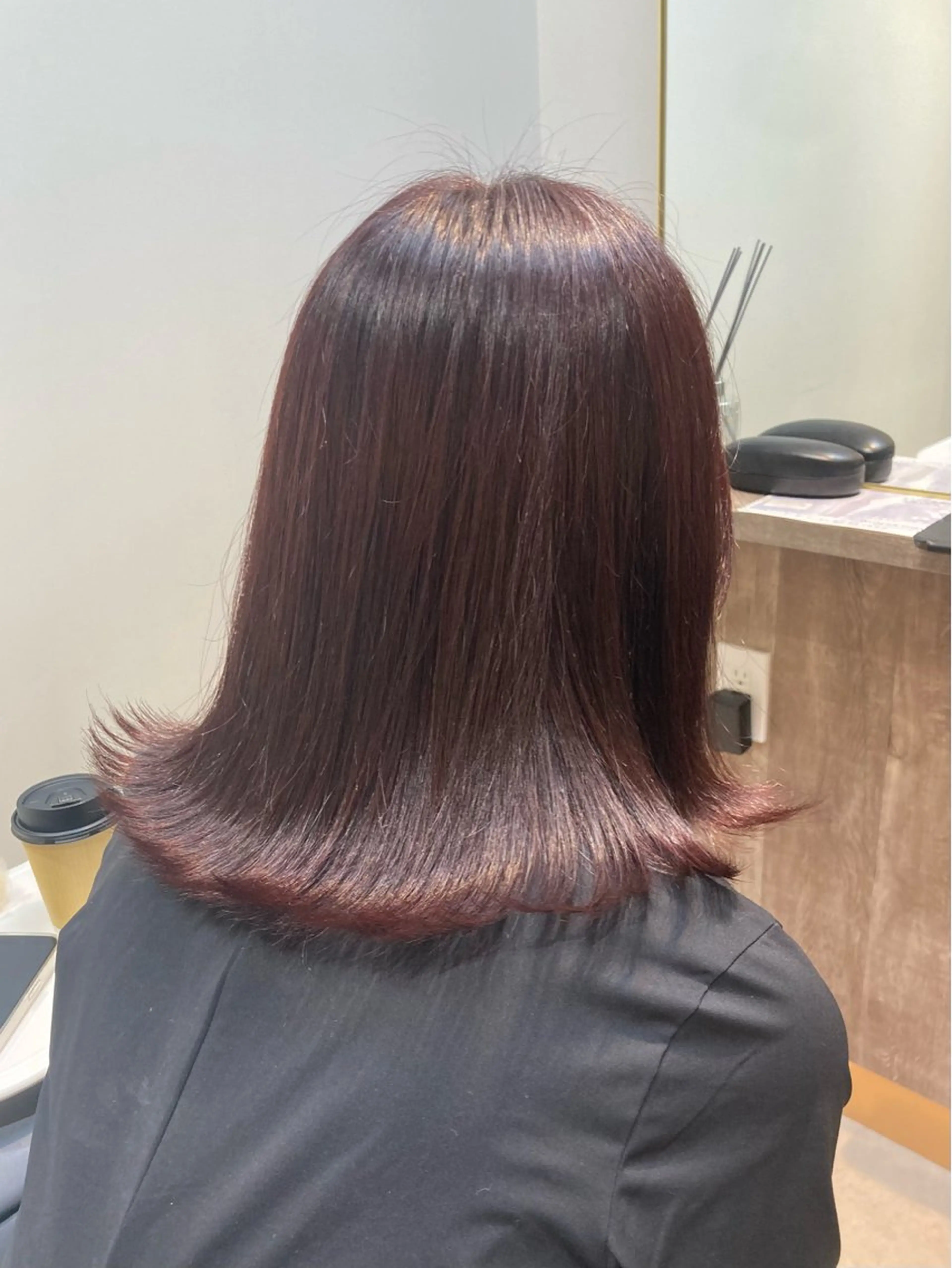 ミディアム カラー ブリーチ ブラウンカラー ブリーチなしカラー レッドカラー レッドブラウン ヘアカラー ピンクカラー🎀 米津 美佑のヘアスタイル