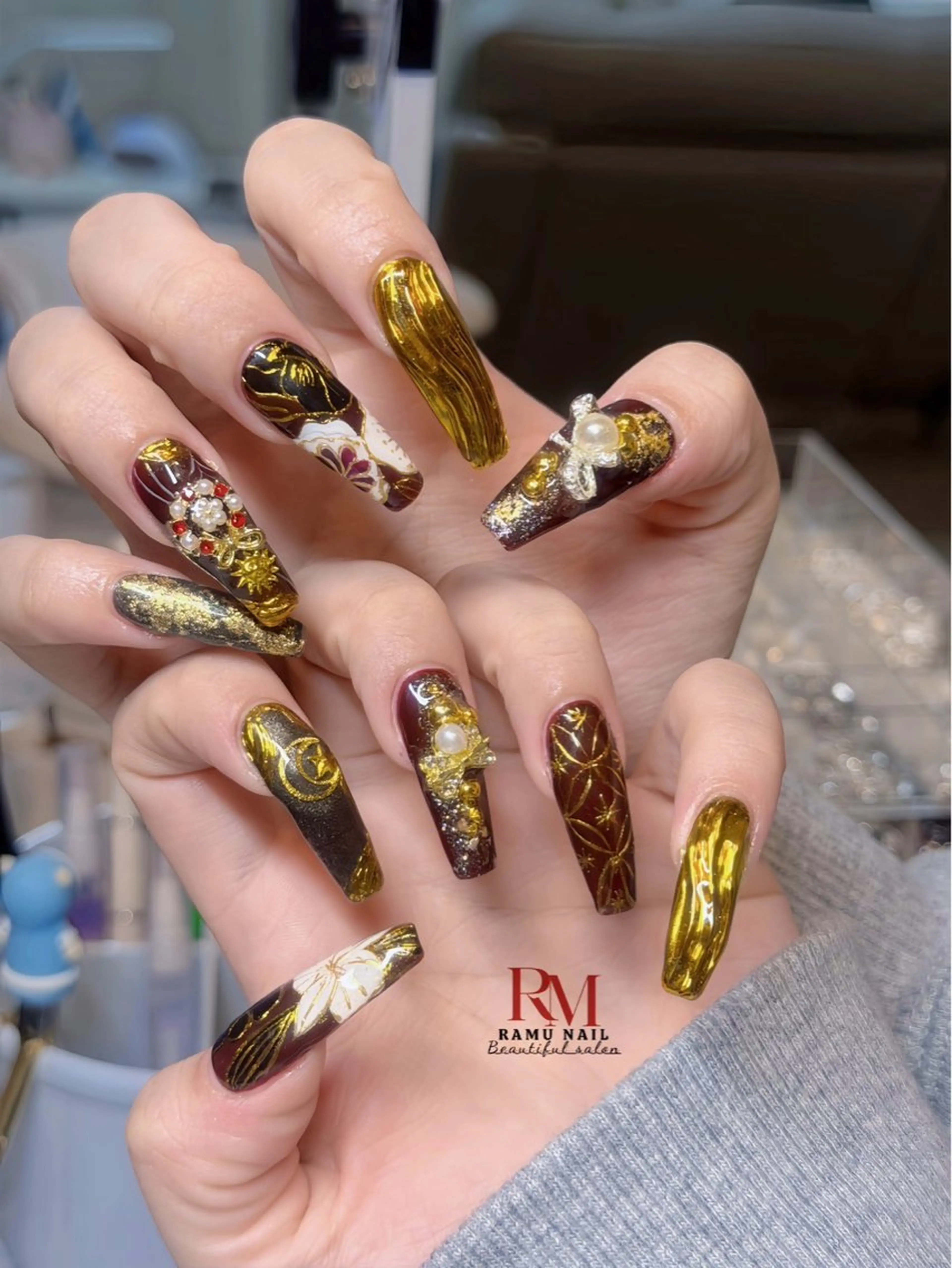 ネイル キラキラネイル マグネットネイル ミラーネイル ピンク ワンホンネイル ハンドネイル RAMU Nail 恵比寿店のネイルデザイン