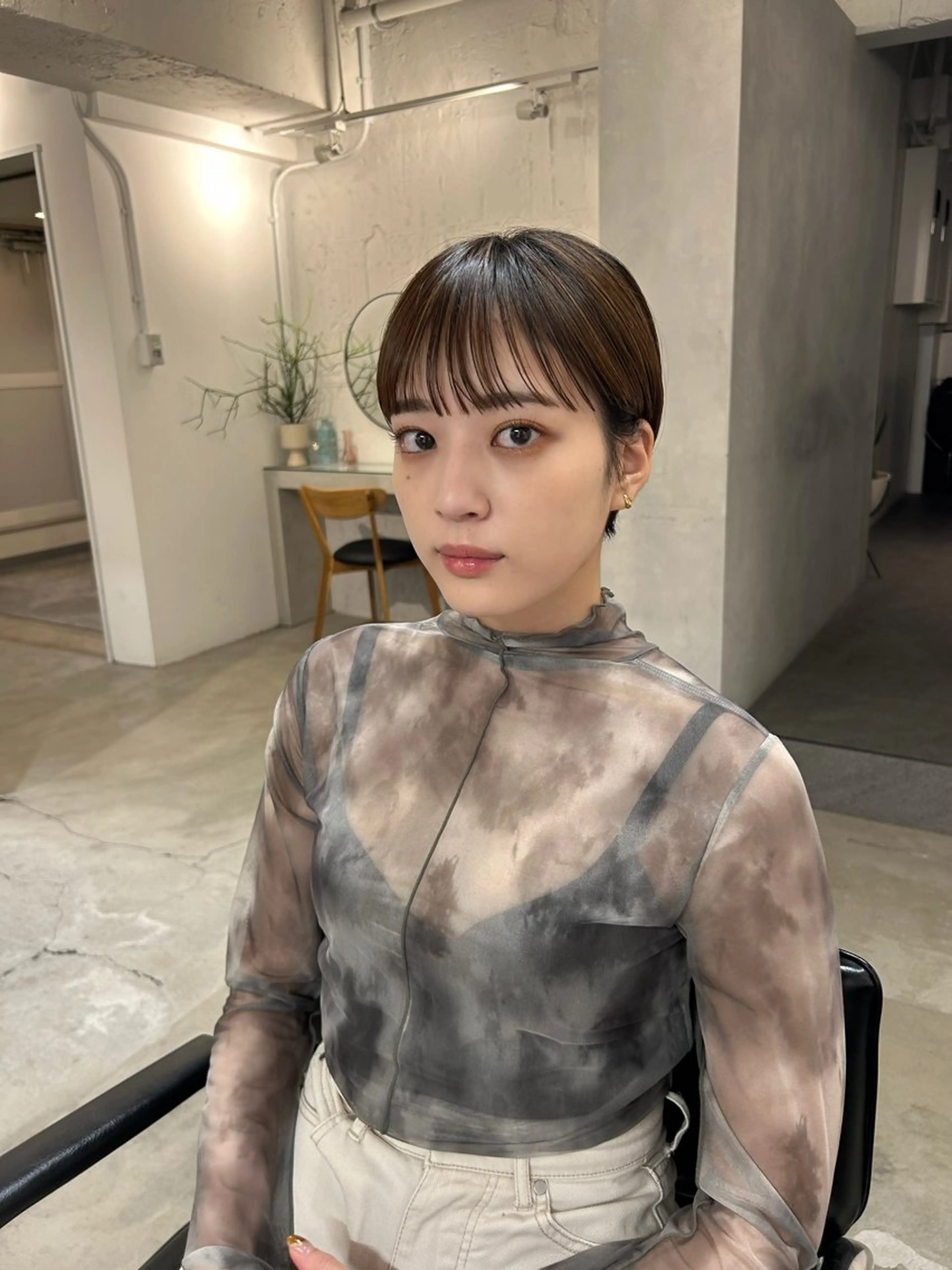 ショート カラー ベージュカラー オリーブベージュ ショートヘア ❤️ショートカット ・顔周りカット❤️のヘアスタイル