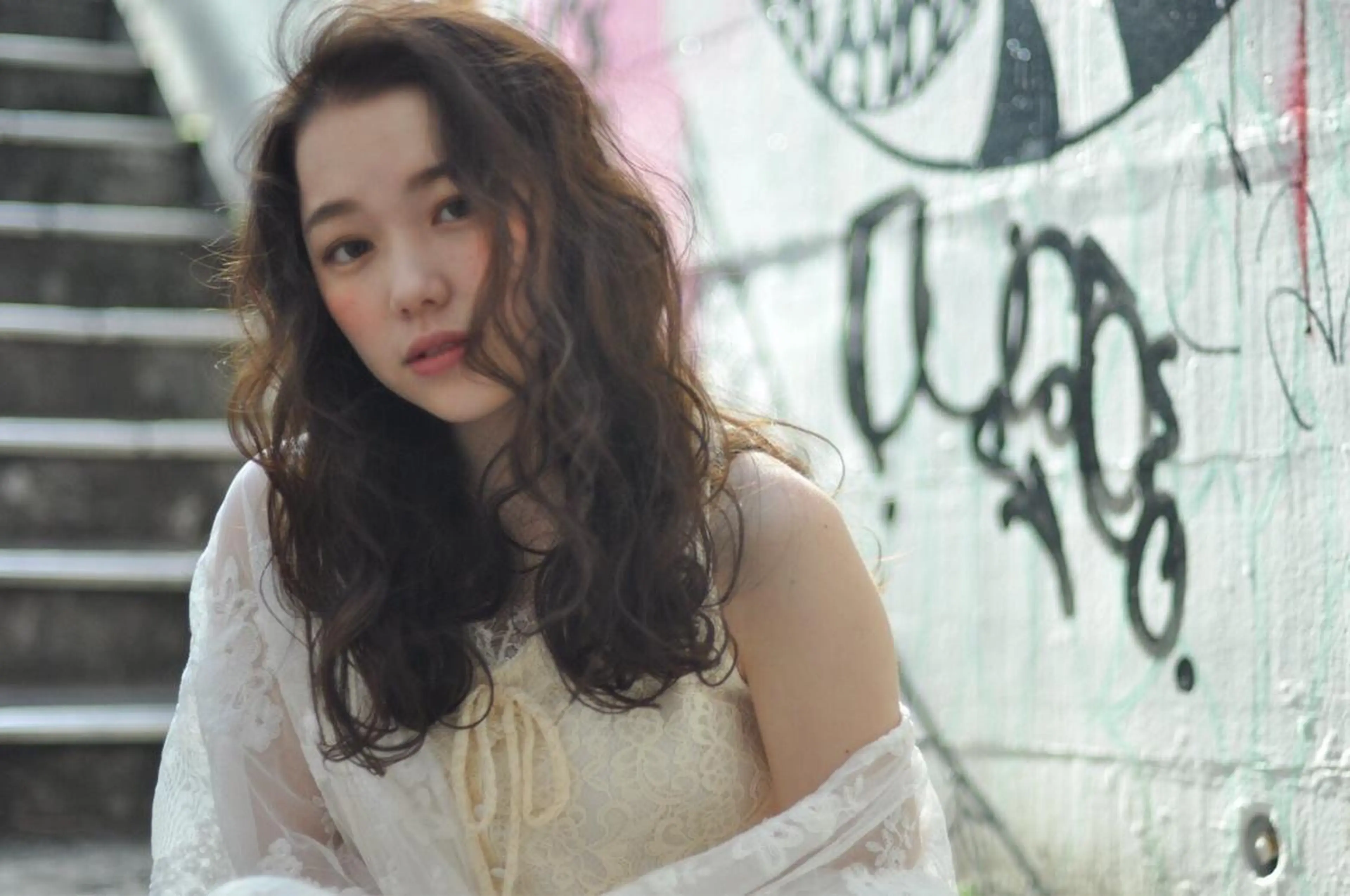 ロング カラー ヘアアレンジ 藤原 ちひろのヘアスタイル