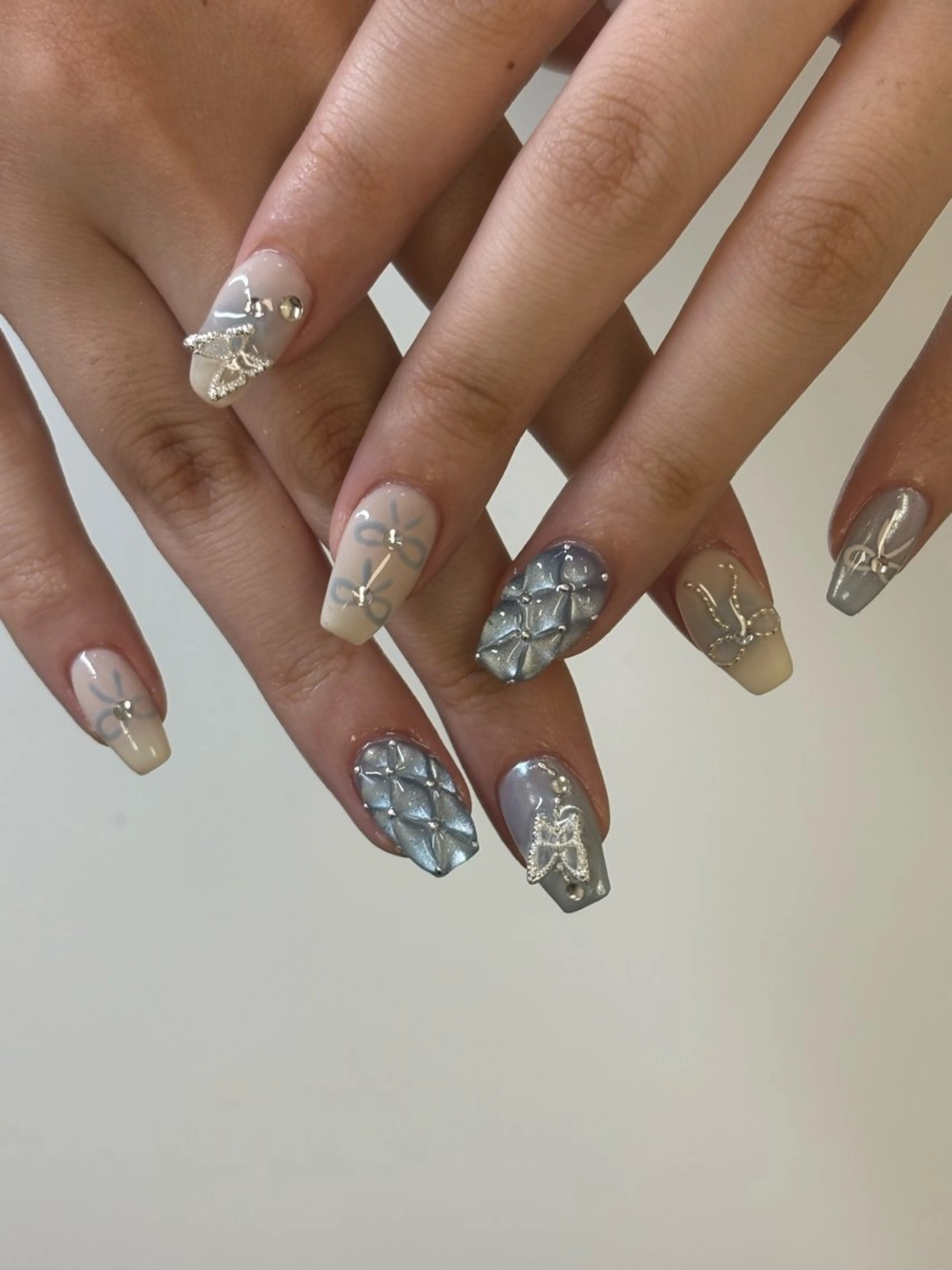 ネイル アートネイル 【UNE.】 長さだしフィルインのネイルデザイン