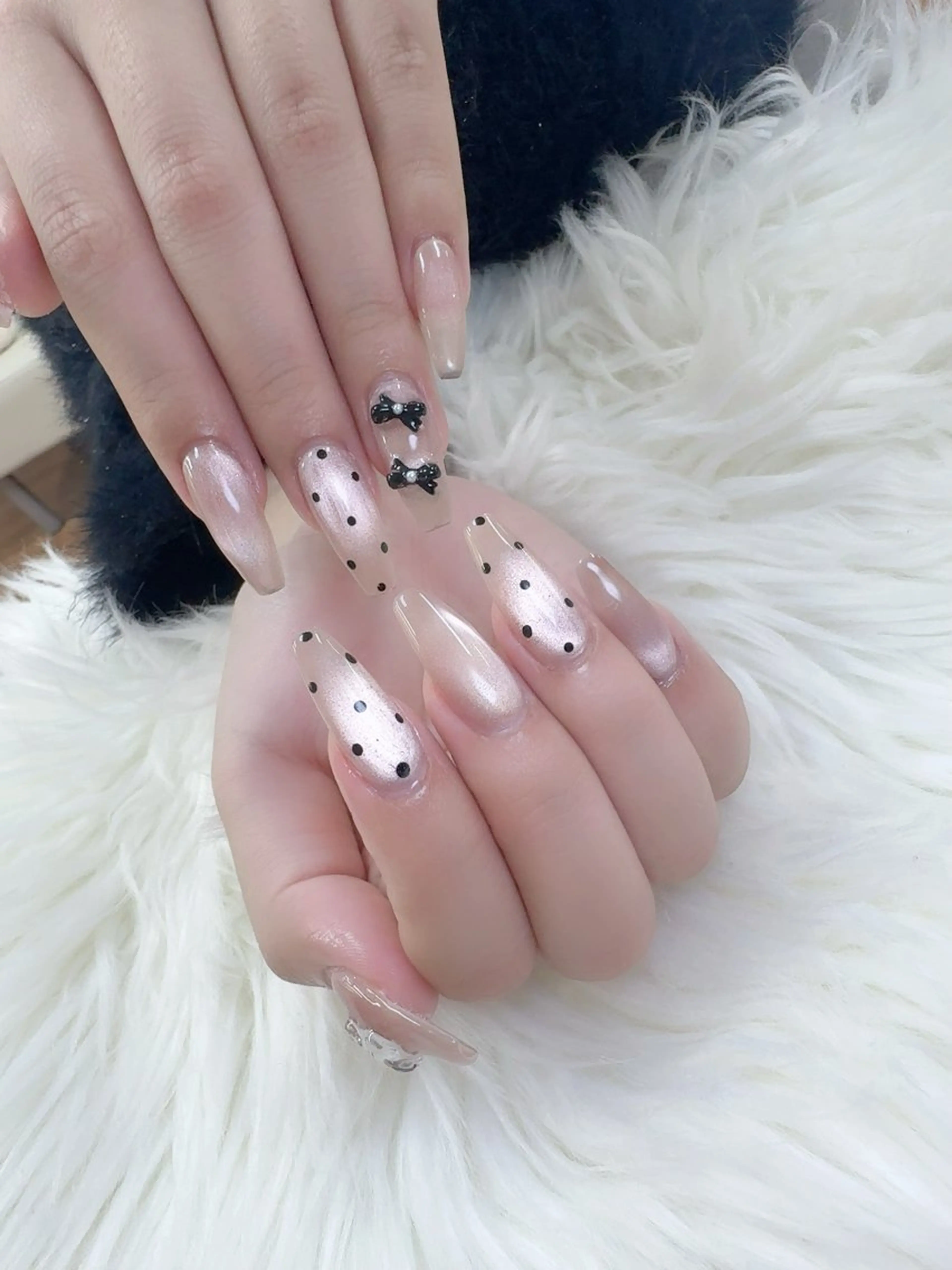 ネイル フレンチネイル 韓国ネイル マグネットネイル ニュアンスネイル オフィスネイル ハンドネイル Mlan Nailのネイルデザイン