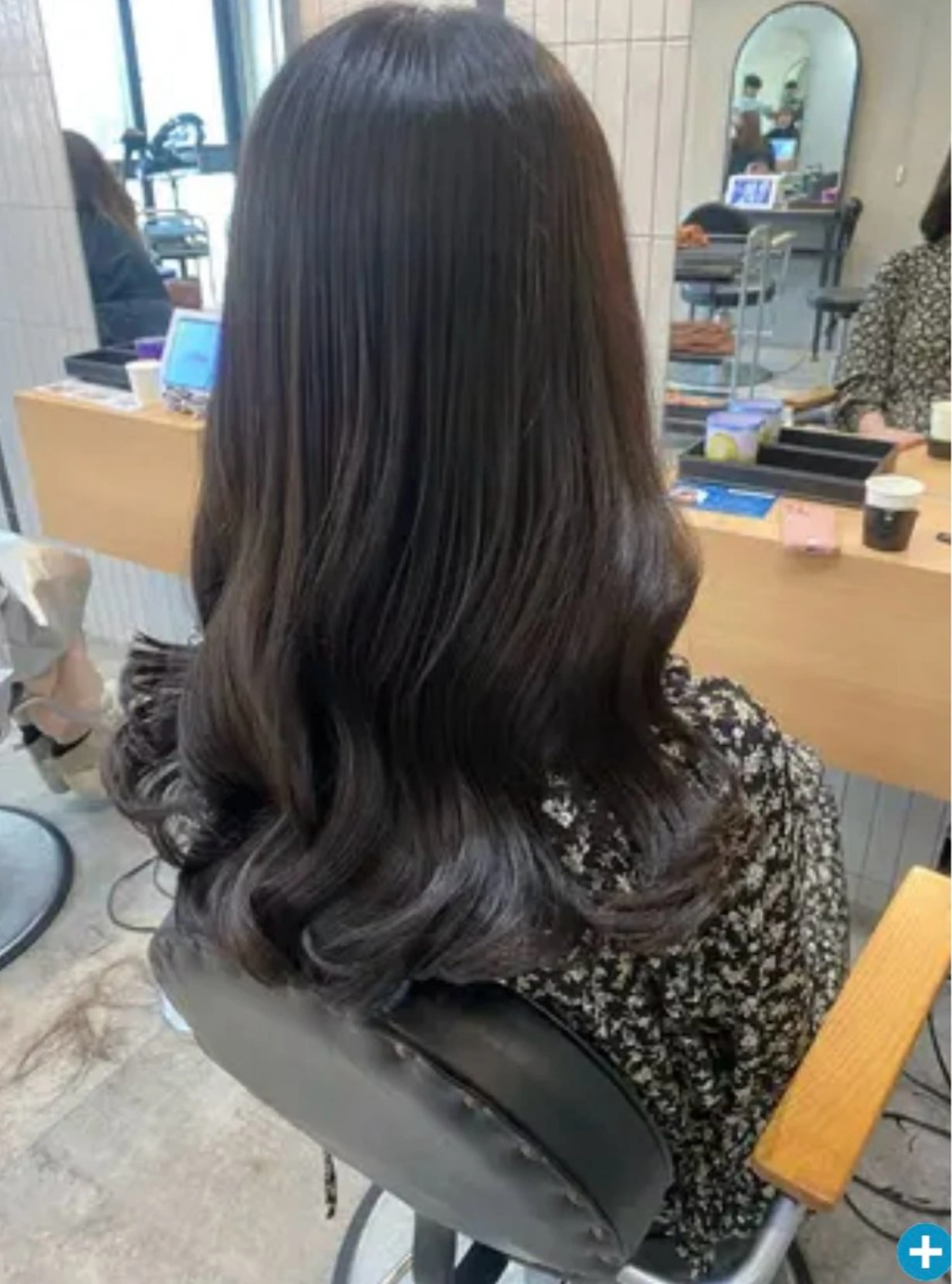 カラー ブラウンカラー ナチュラルブラウン 西浦慎二 /艶カラー/髪質改善のヘアスタイル