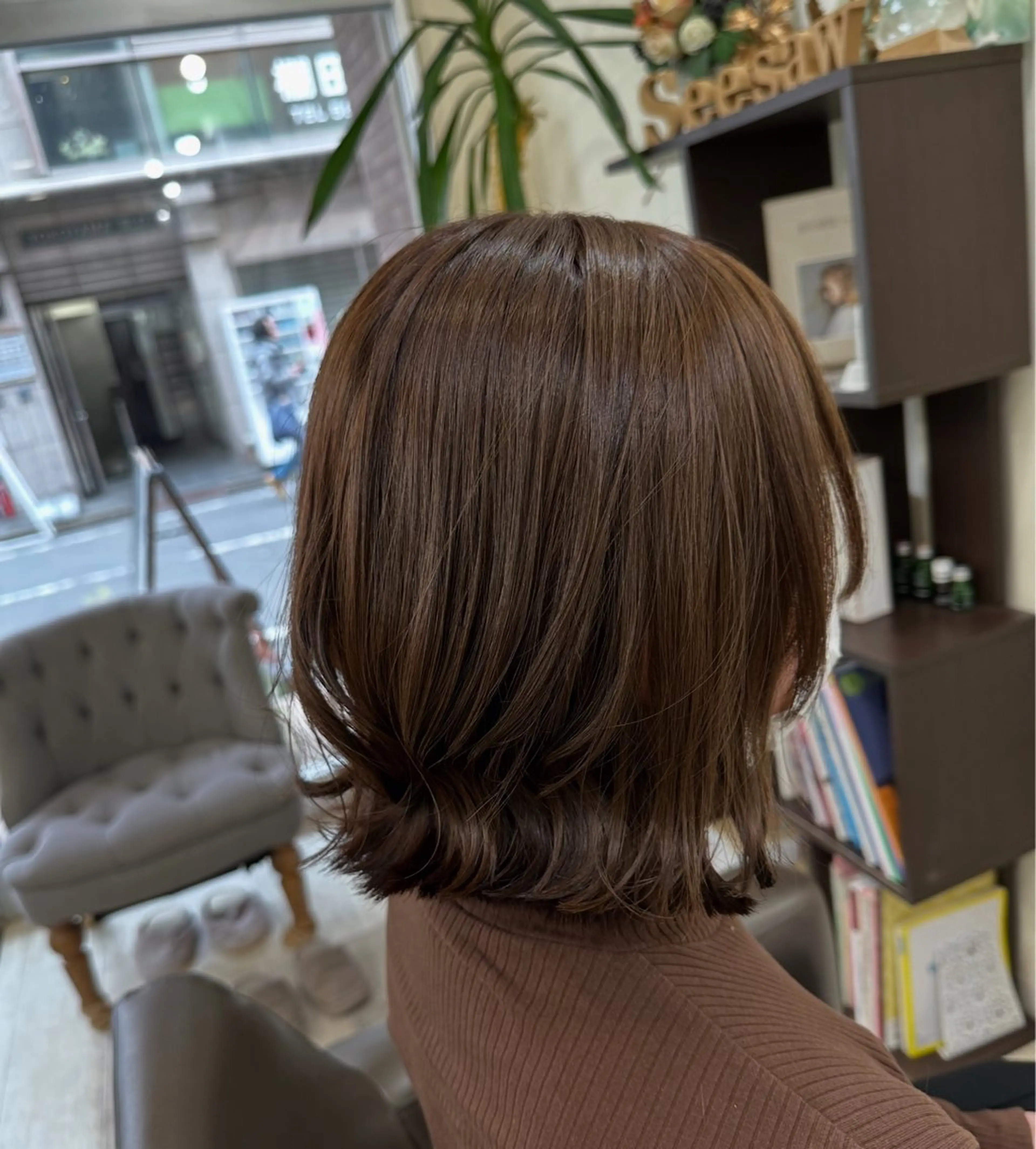 ミディアム ボブ レイヤーカット 外ハネヘア メンズハイライト/ 透明感カラー⚡️内山のヘアスタイル