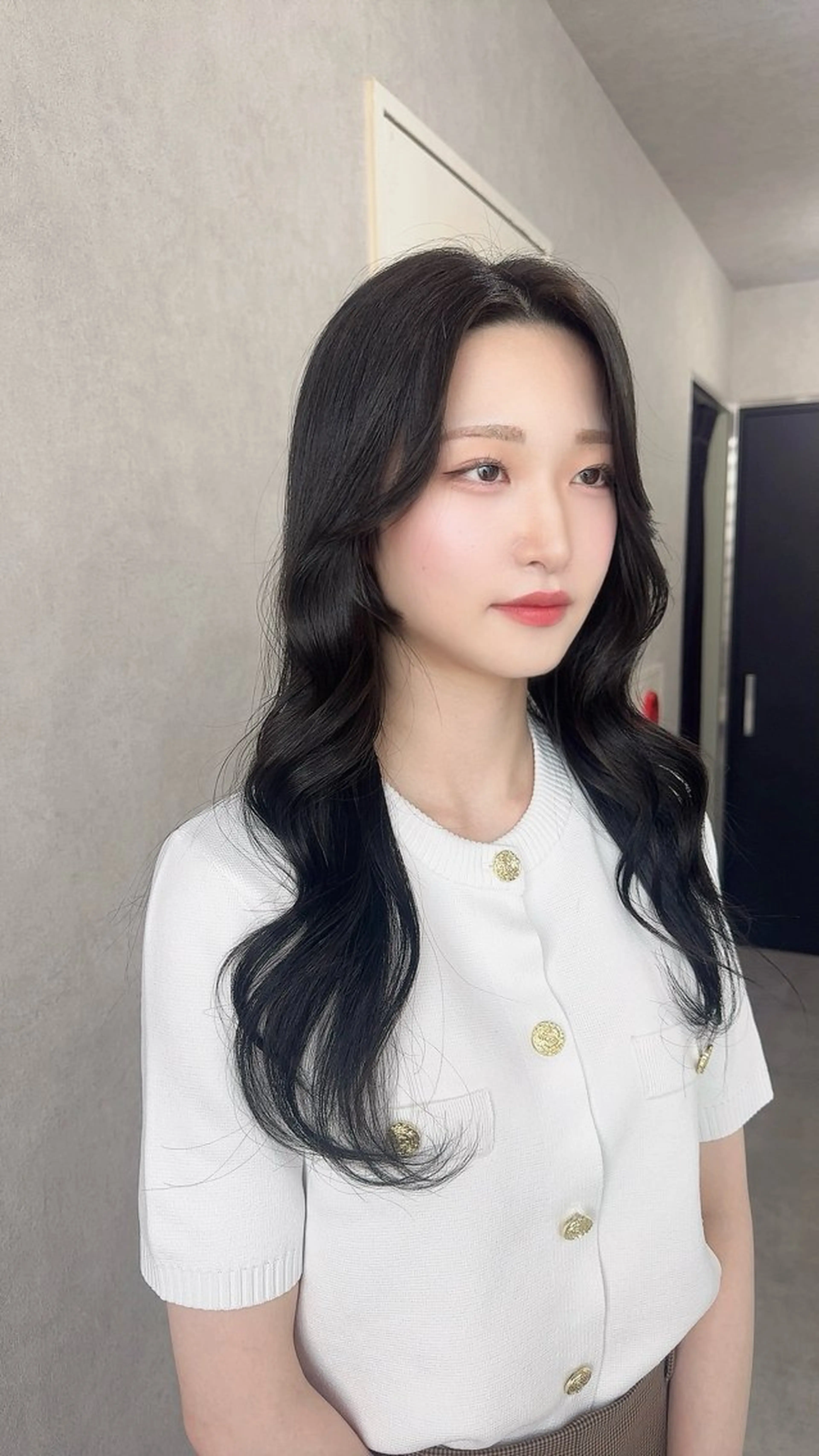 ロング カラー アッシュ アッシュブラウン ベージュカラー 黒髪 ブリーチ ヘアカラー トリートメント 赤み無し柔らかカラー 【梅田】madokaのヘアスタイル