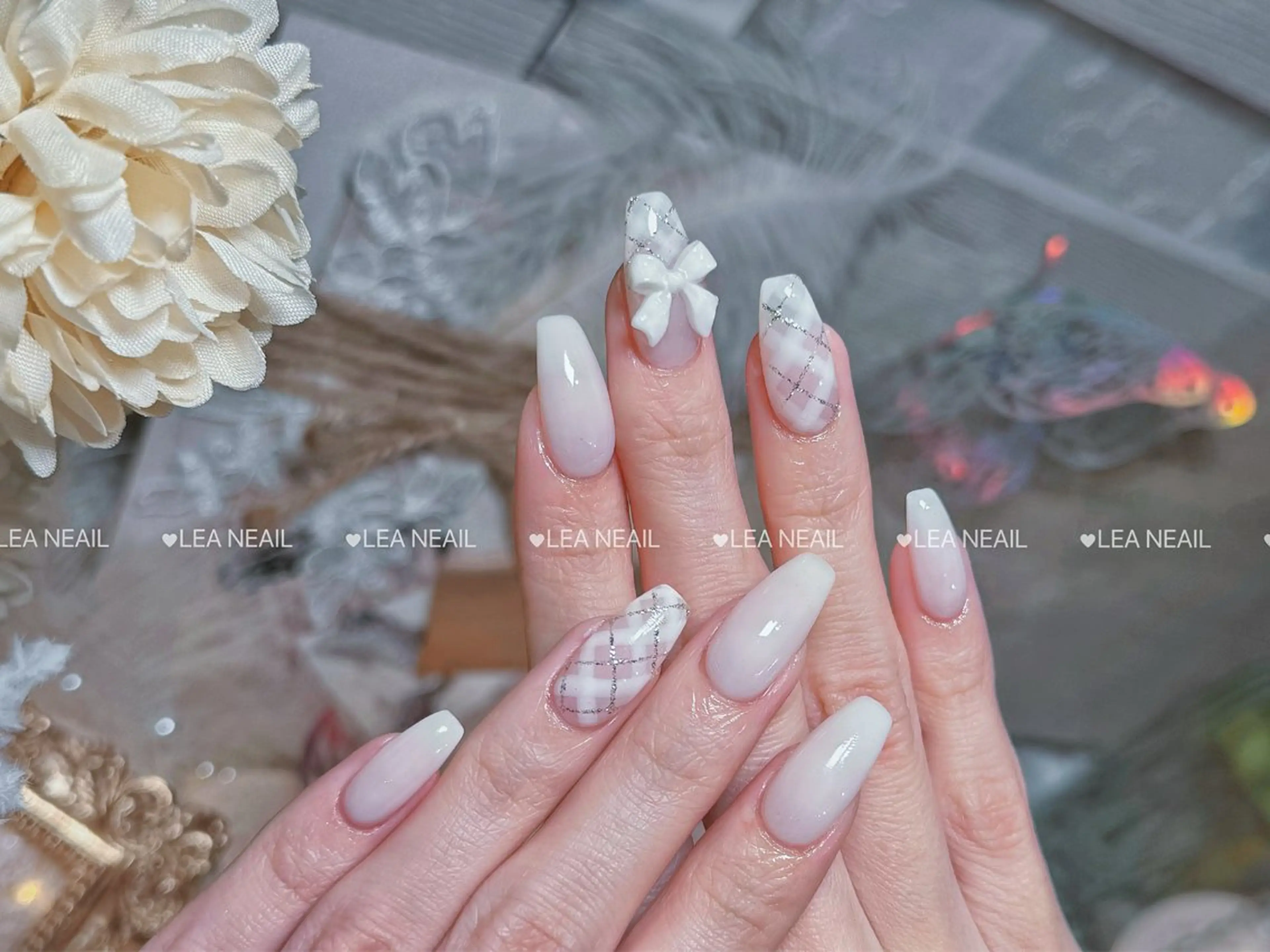 ネイル フラッシュネイル フットネイル フレンチネイル ジェルネイル ガラスフレンチ Luxe Nail Salonのネイルデザイン