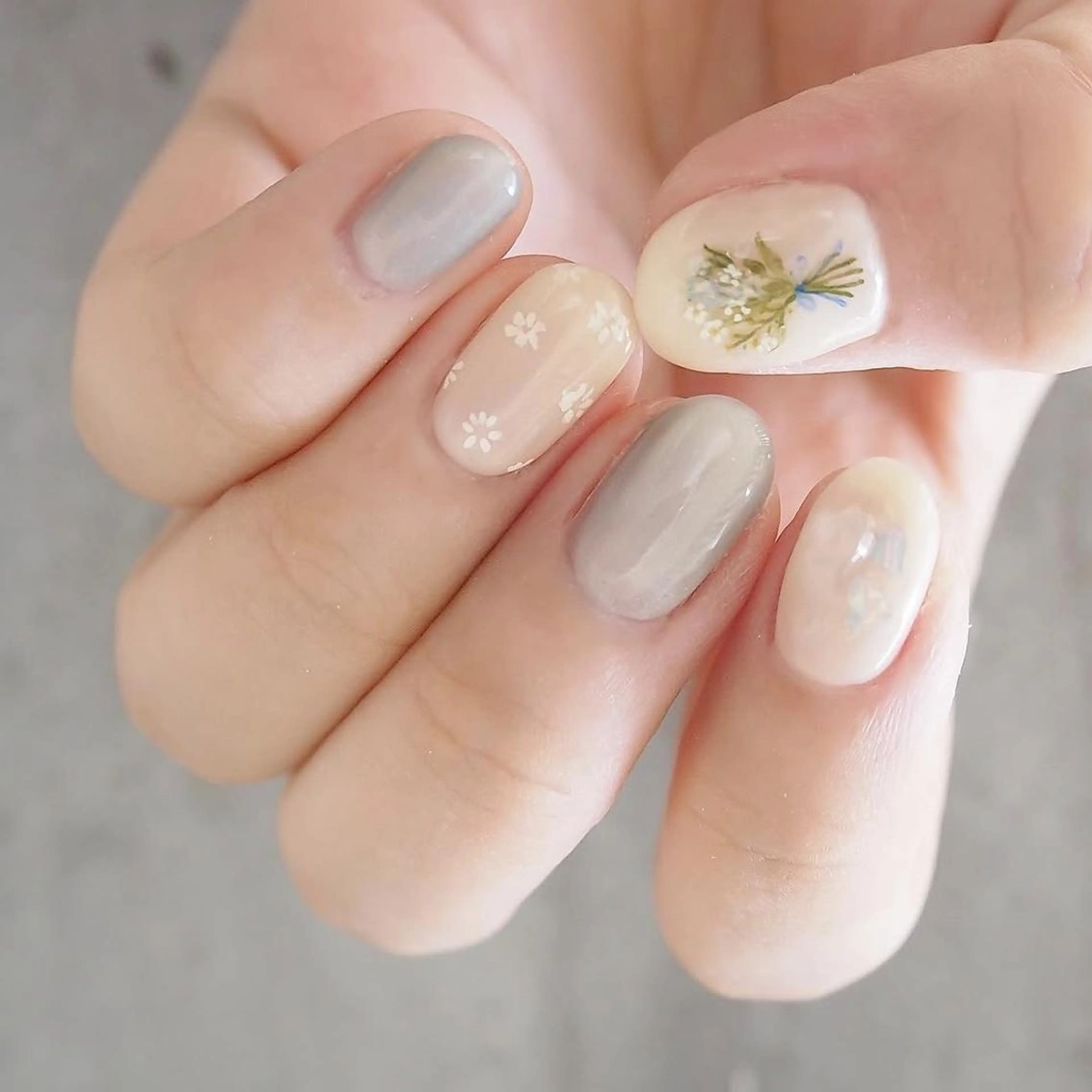 ネイル マグネットネイル ニュアンスネイル ショートネイル こまつ やよいのネイルデザイン