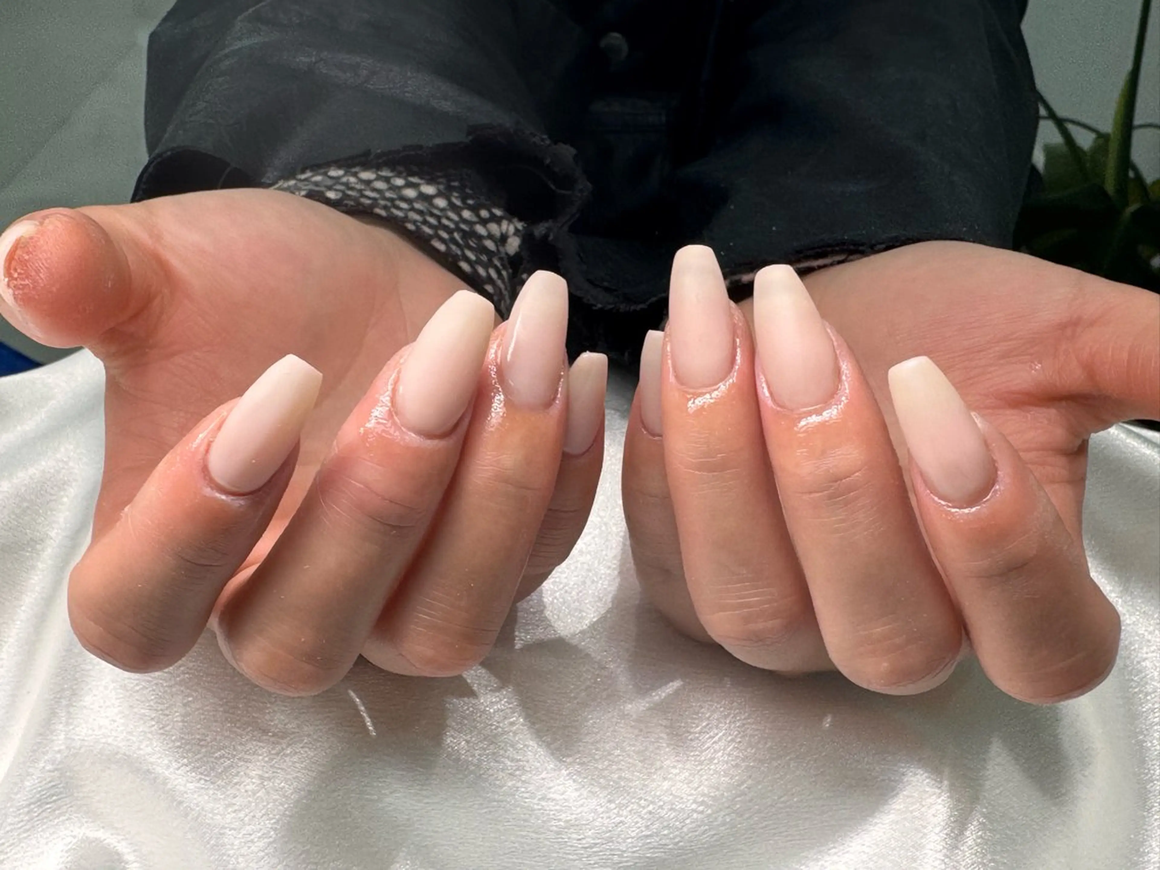 ネイル オーロラネイル ブルー チークネイル 長さ出し フットネイル ハンドネイル JIN 168 新大久保のネイルデザイン