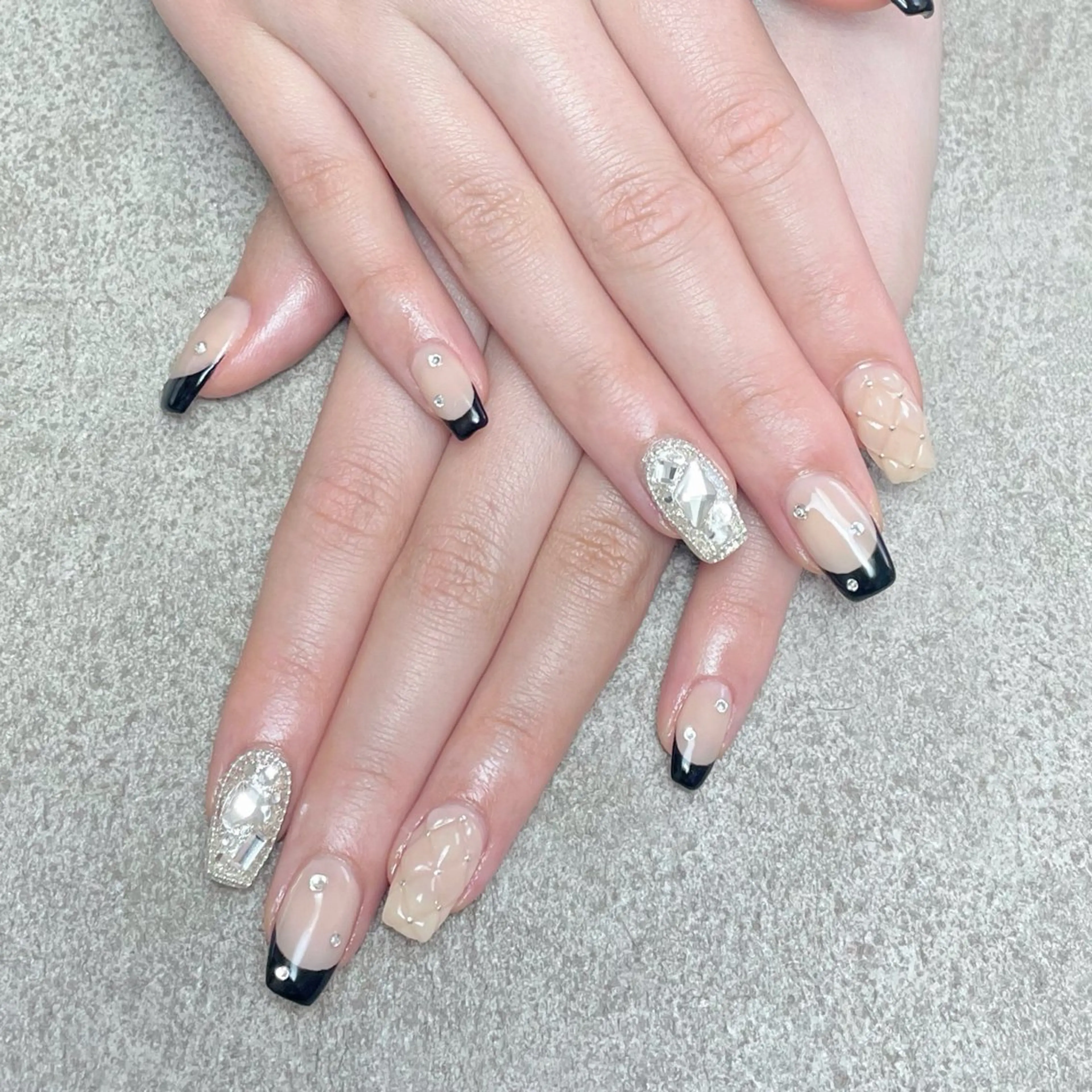 ネイル ハンドネイル nailroom DIASOMNIAのネイルデザイン