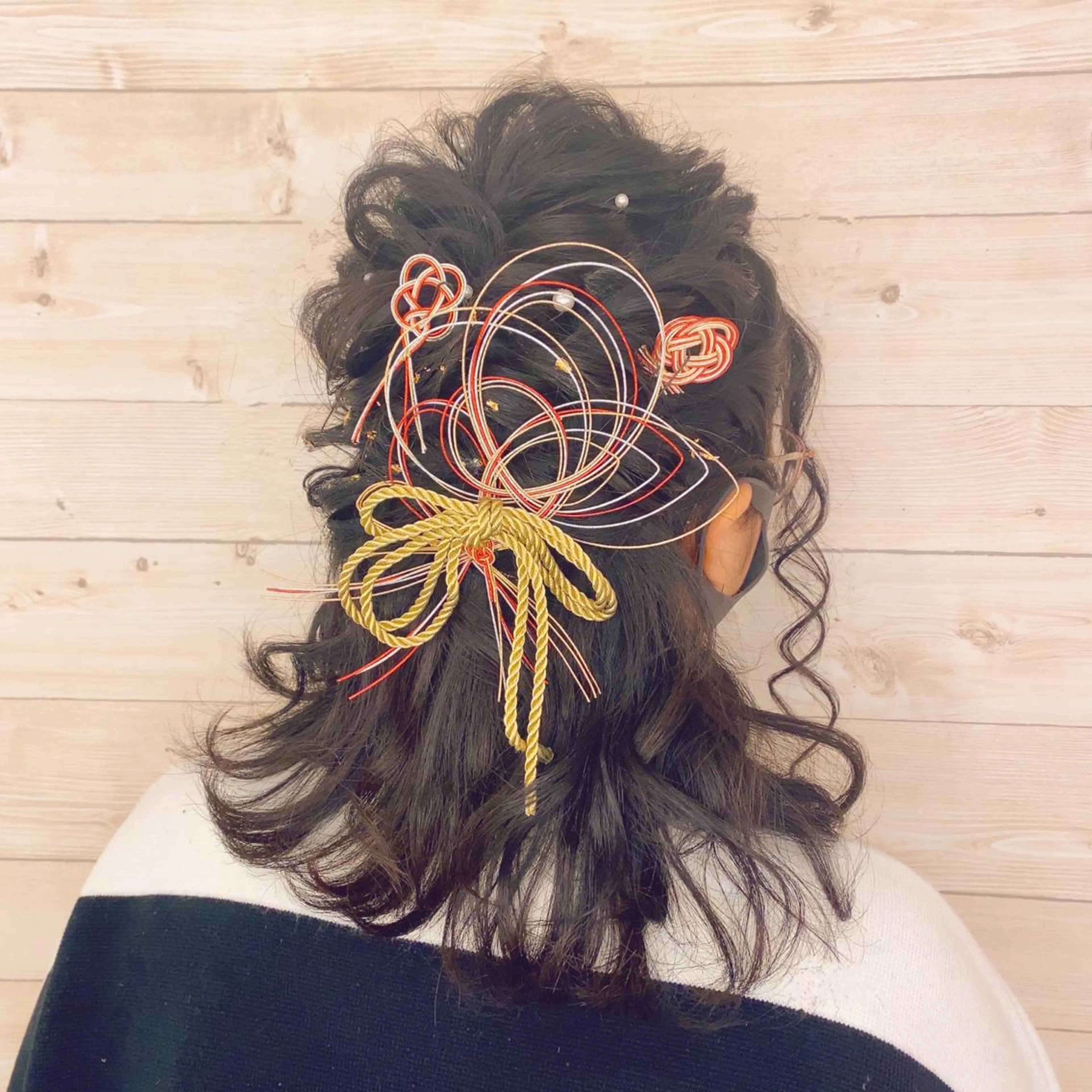 ミディアム ヘアアレンジ ヘアメイク エンカレッジのヘアスタイル