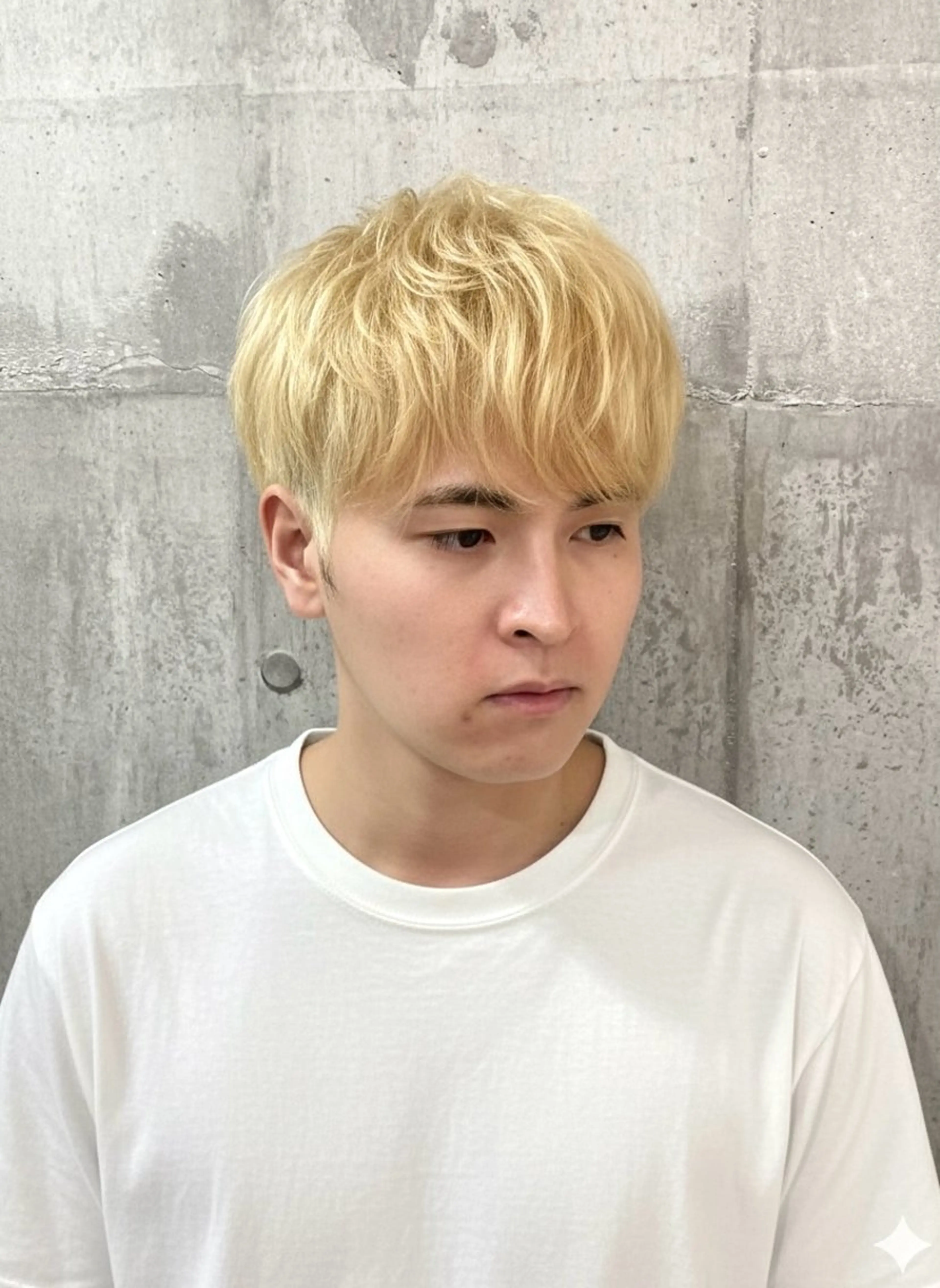 ショート カラー メンズ メンズブリーチ 刈り上げ ブリーチ 抜きっぱなしブロンド ブロンド カット ヘアカラー 大人メンズパーマ /石川瑠青のヘアスタイル