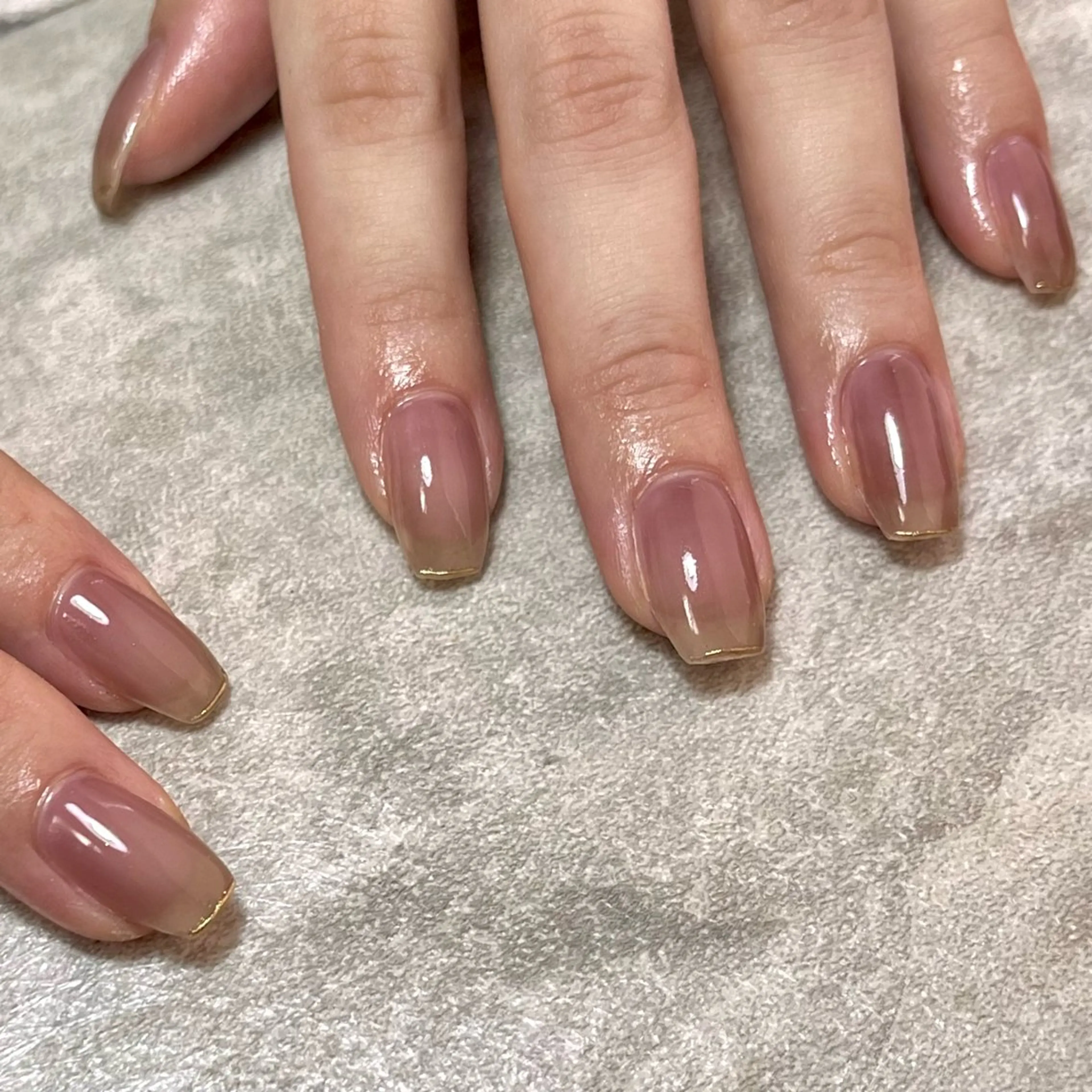 ネイル ミラーネイル nailsalon auneのネイルデザイン