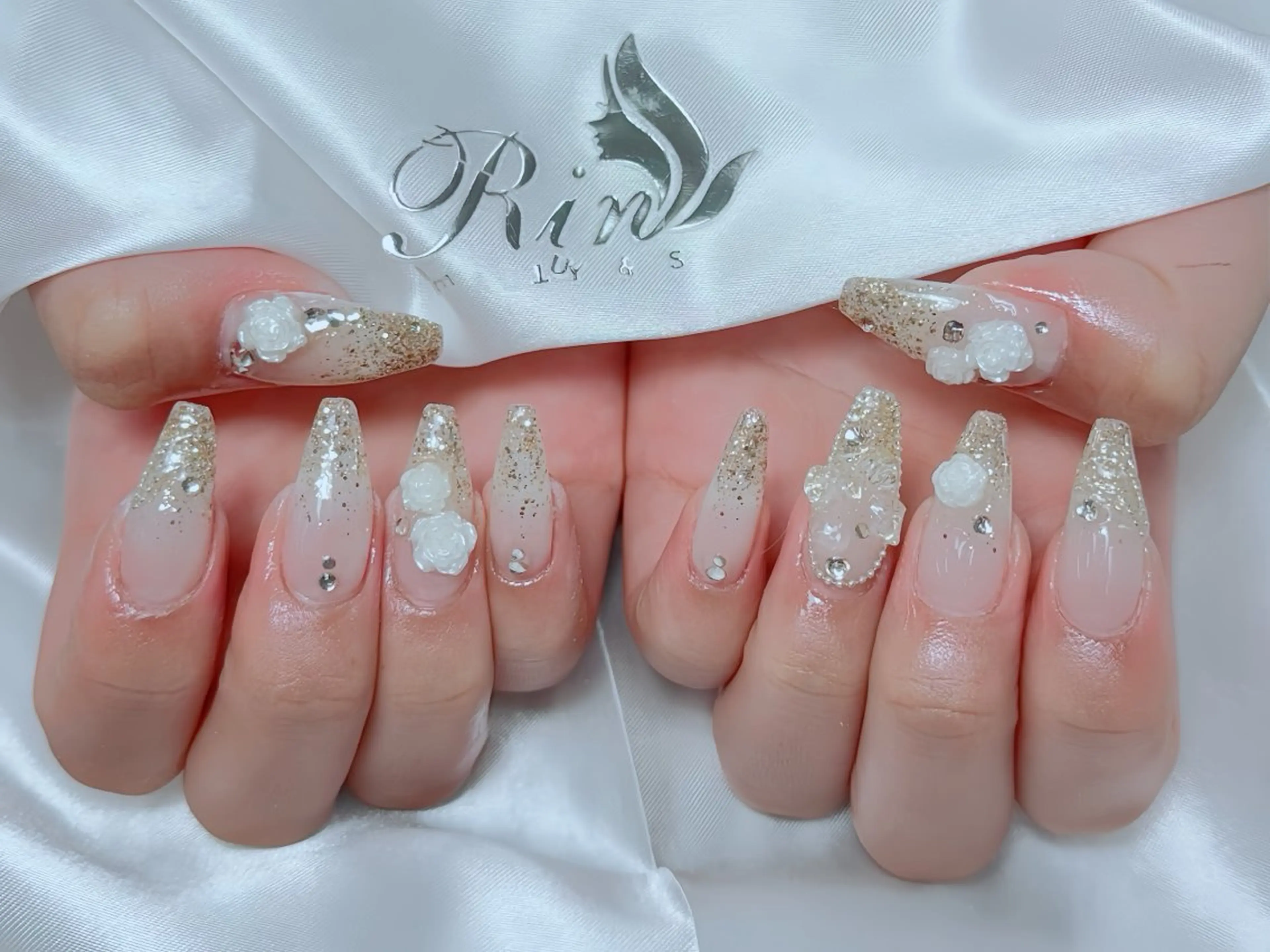 ネイル ボルドー フレンチネイル グラデーション キラキラネイル 韓国ネイル ハンドネイル Rin Nail 新大久保店のネイルデザイン