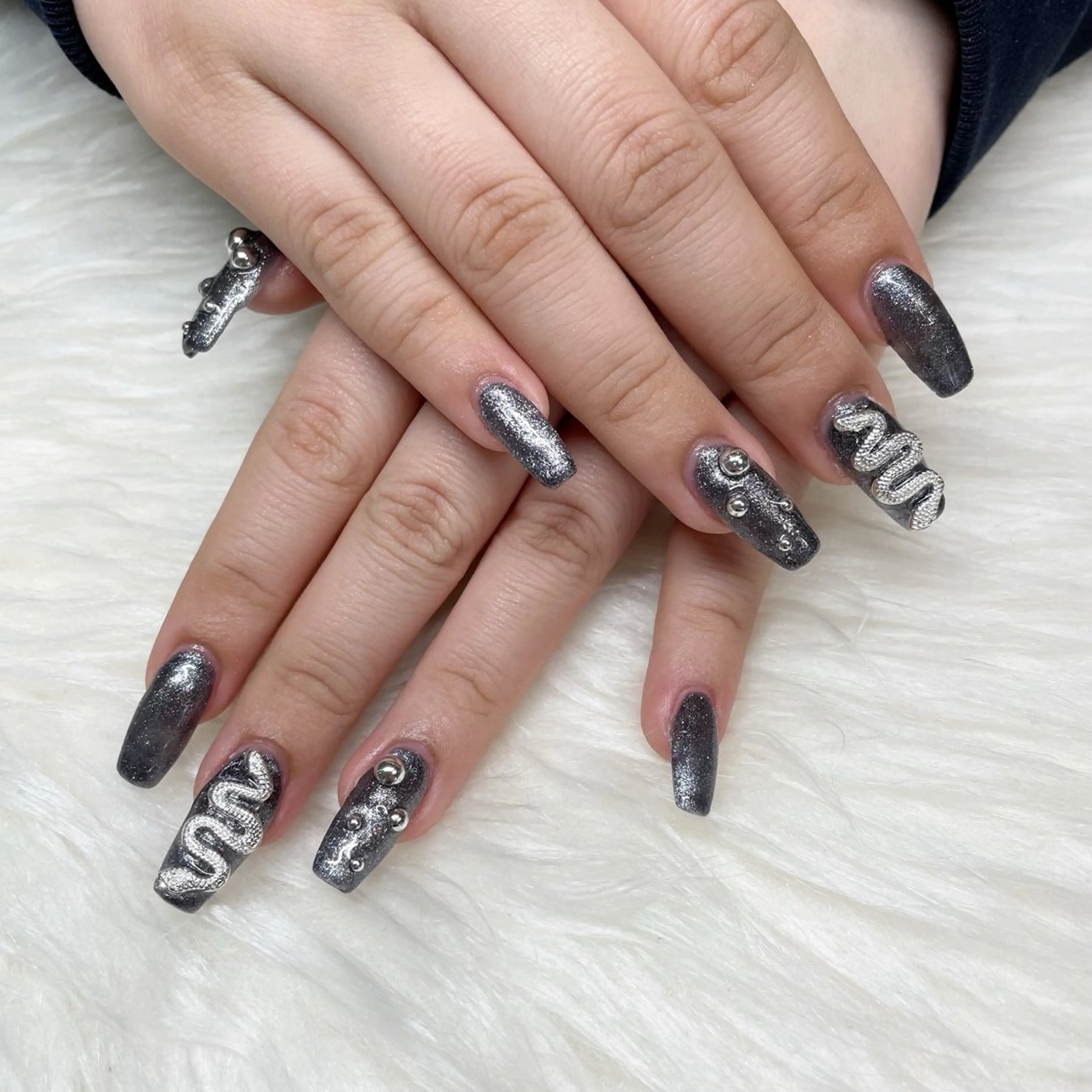 ロング see love gritterのネイルデザイン