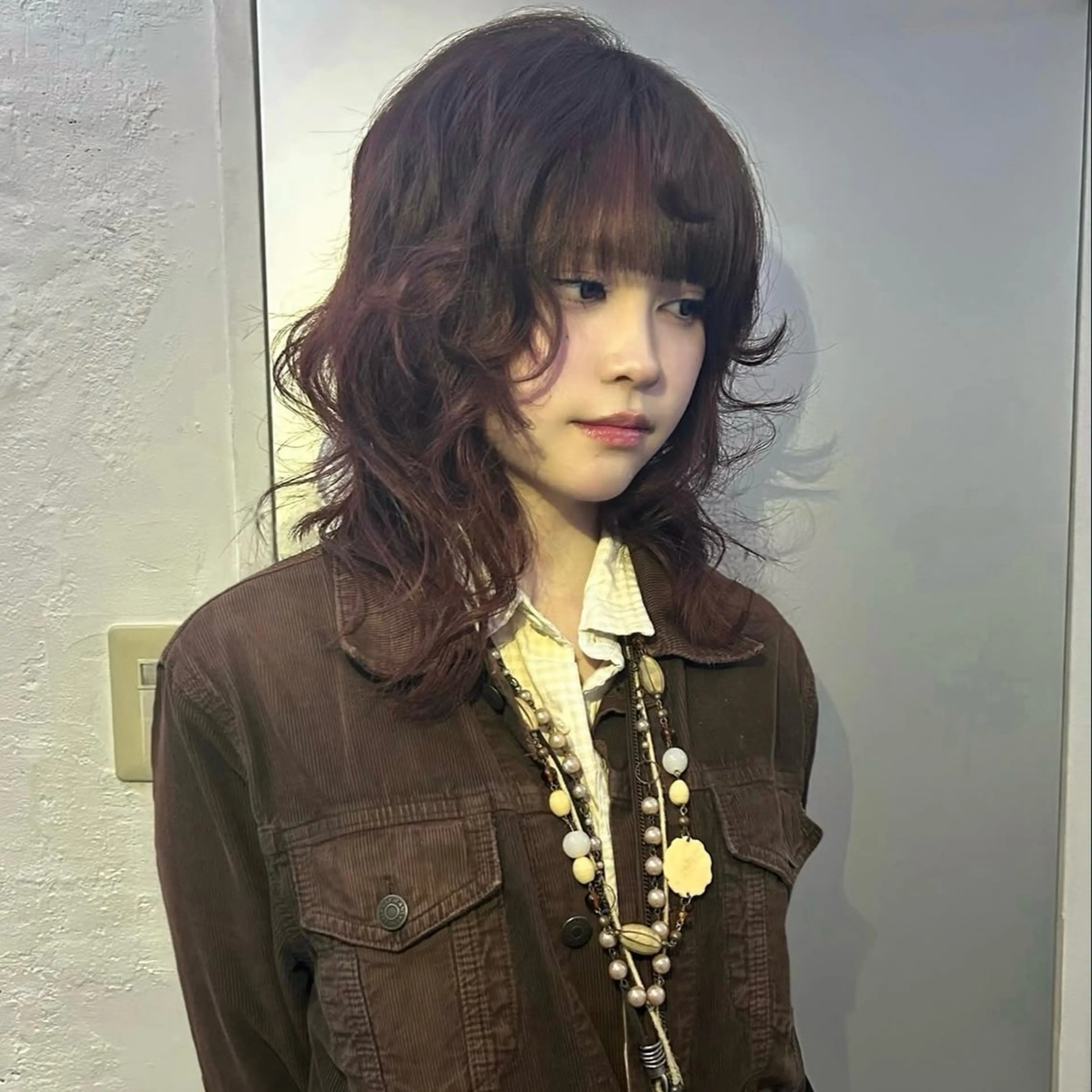 ミディアム カラー ヘアアレンジ レッドカラー レイヤーカット シャギー ウルフカット カット ヘアカラー ユメナ ̖́-のヘアスタイル