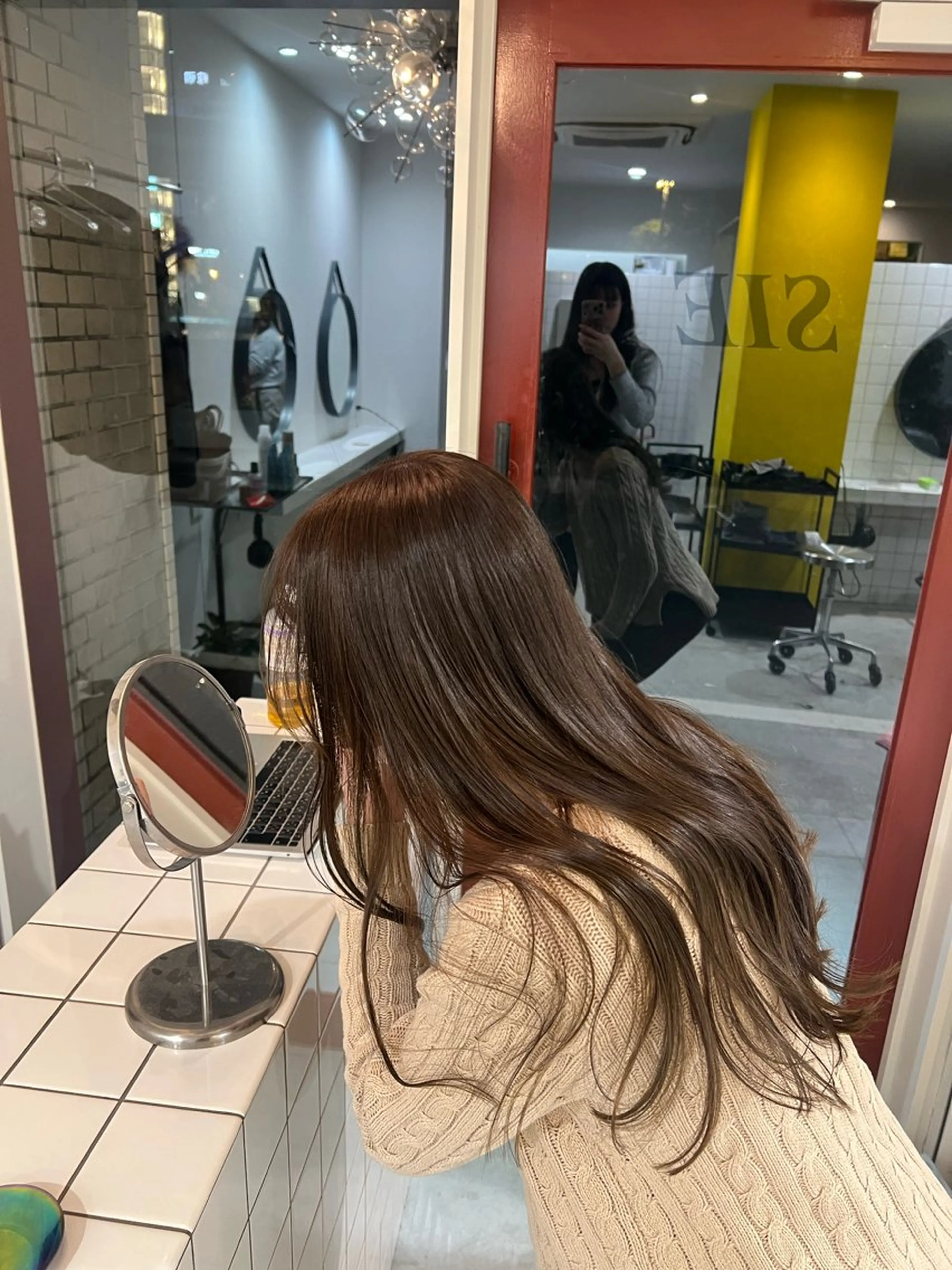 ロング 室屋 鈴音のヘアスタイル