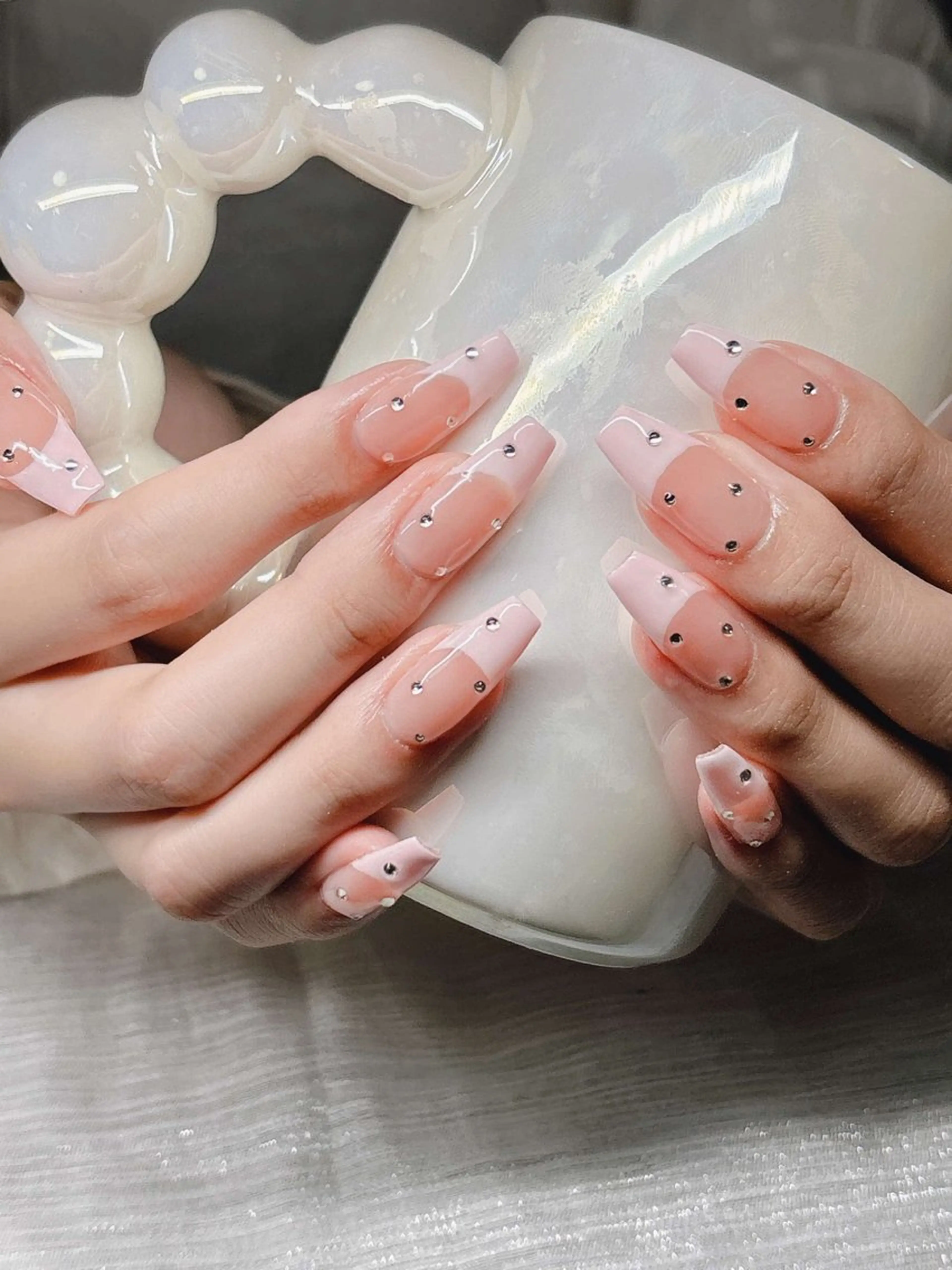 ネイル 長さ出し グラデーション 卒業式 キラキラネイル マグネットネイル Lee Nailsのネイルデザイン