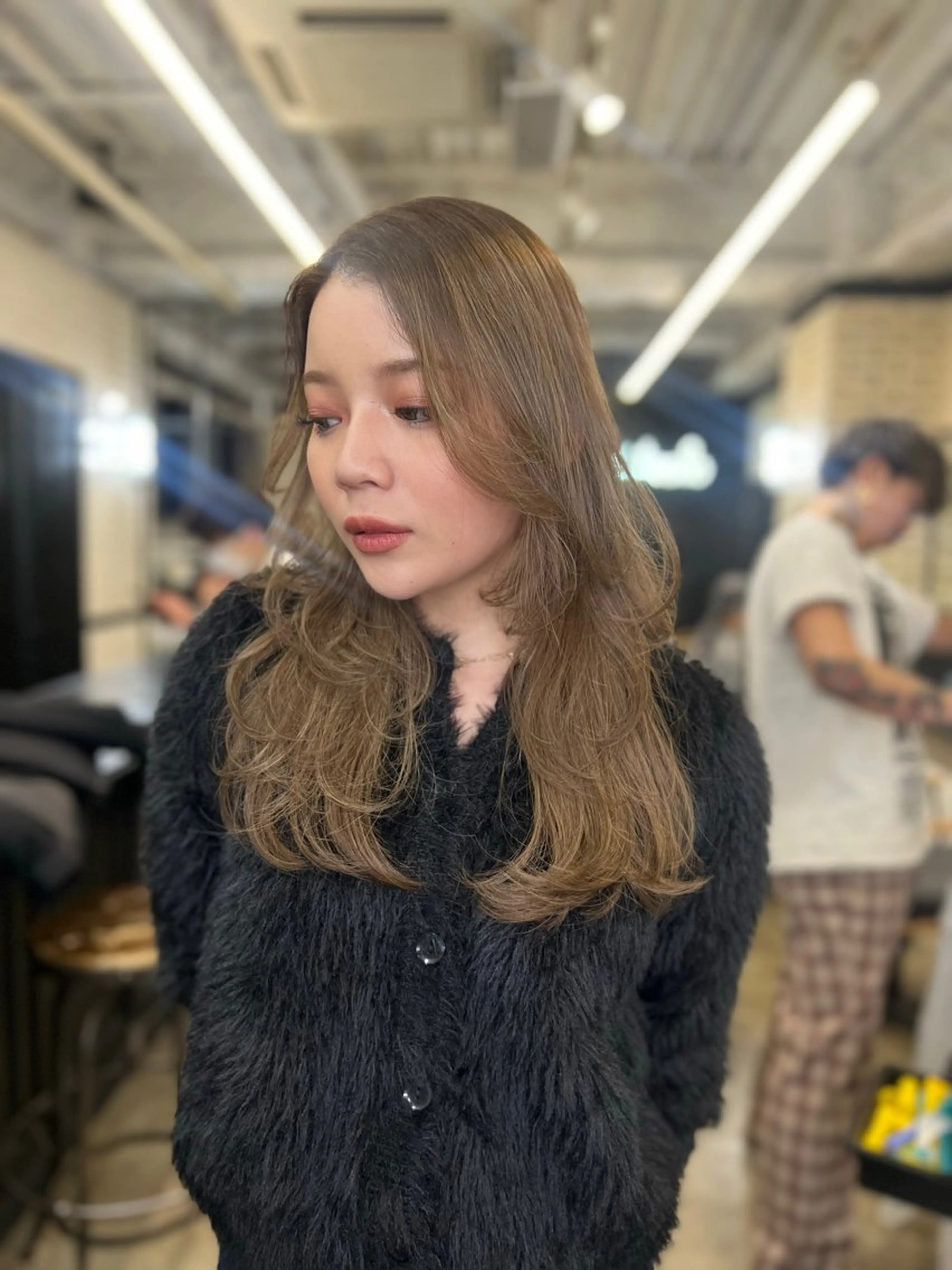 セミロング カラー くびれヘア 外国人風カラー レイヤーカット カット ヘアカラー トリートメント 🌟小顔レイヤー× 赤み消し透明感カラーのヘアスタイル