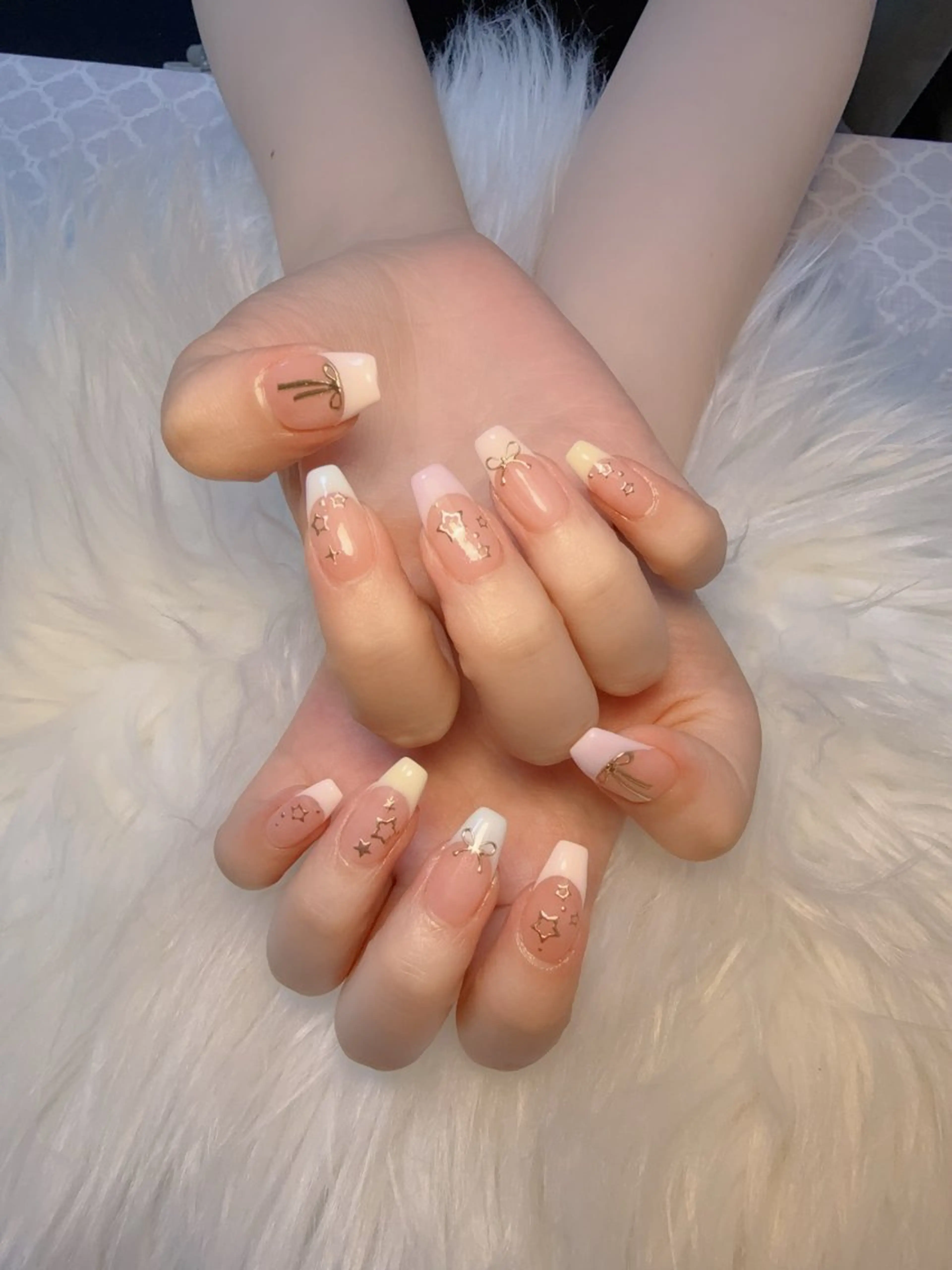 ネイル フレンチネイル 西野 カナのネイルデザイン