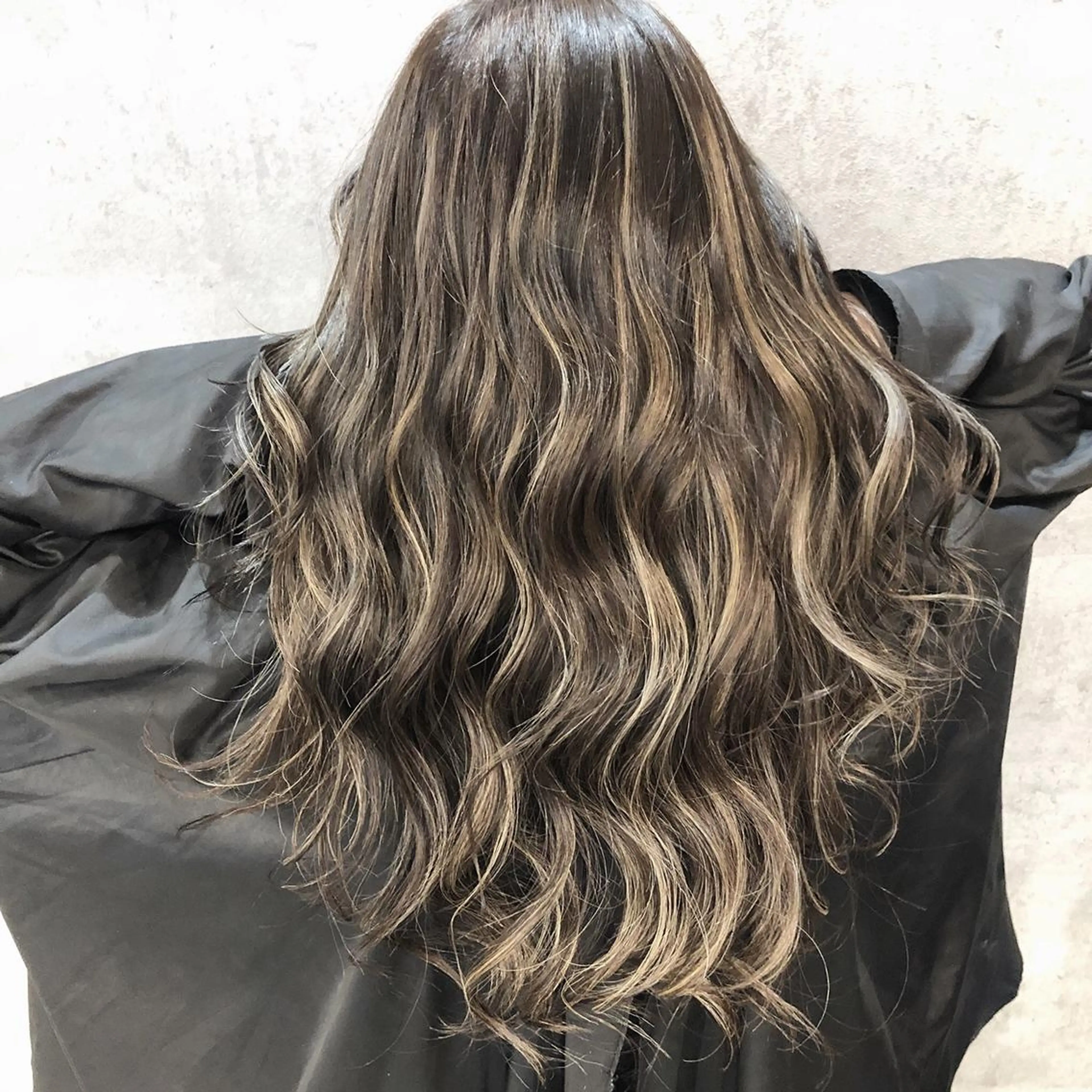 ロング カラー ハイライトカラー ハイライト ✨MiL✨ ✨心斎橋✨のヘアスタイル