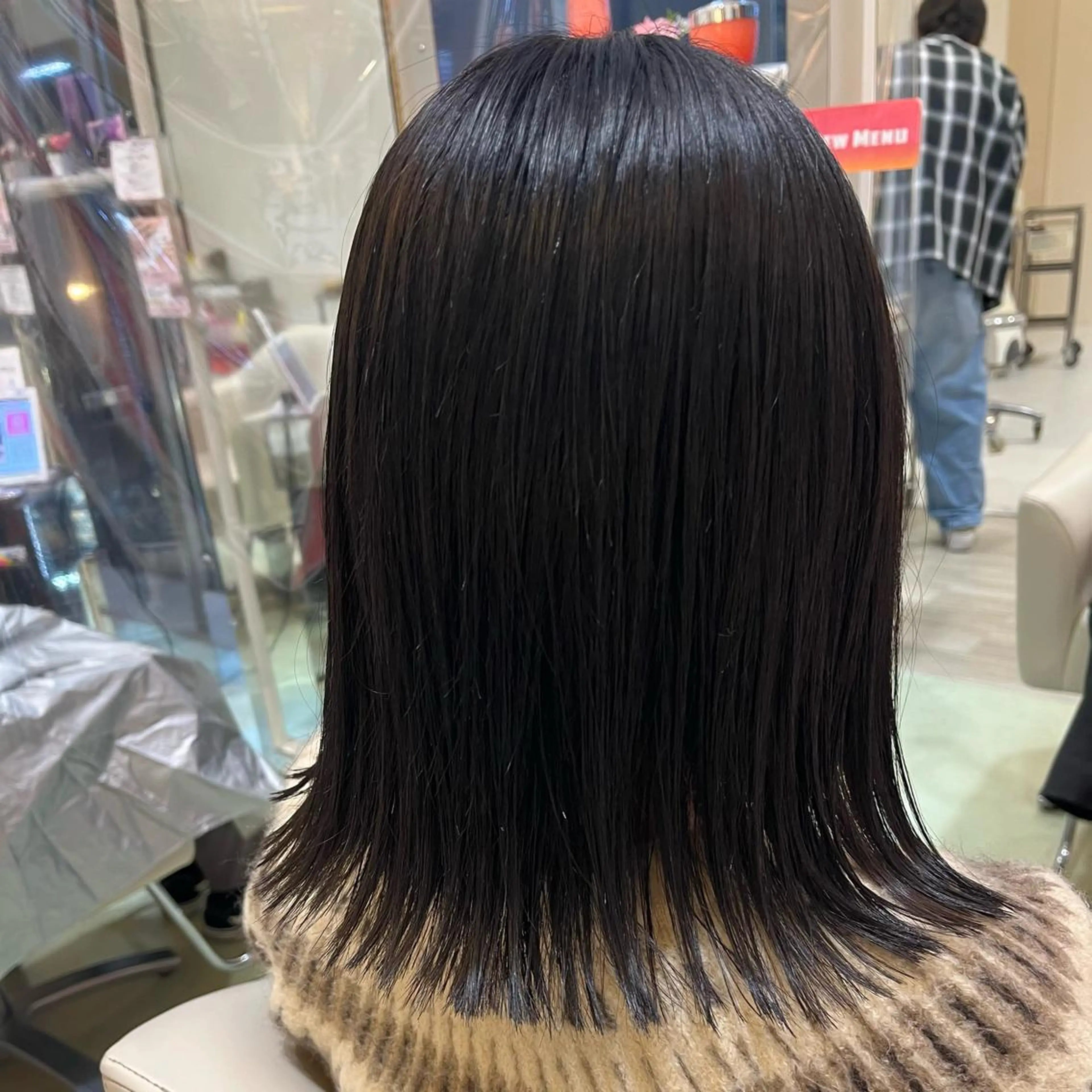 ミディアム 井内 美沙のヘアスタイル