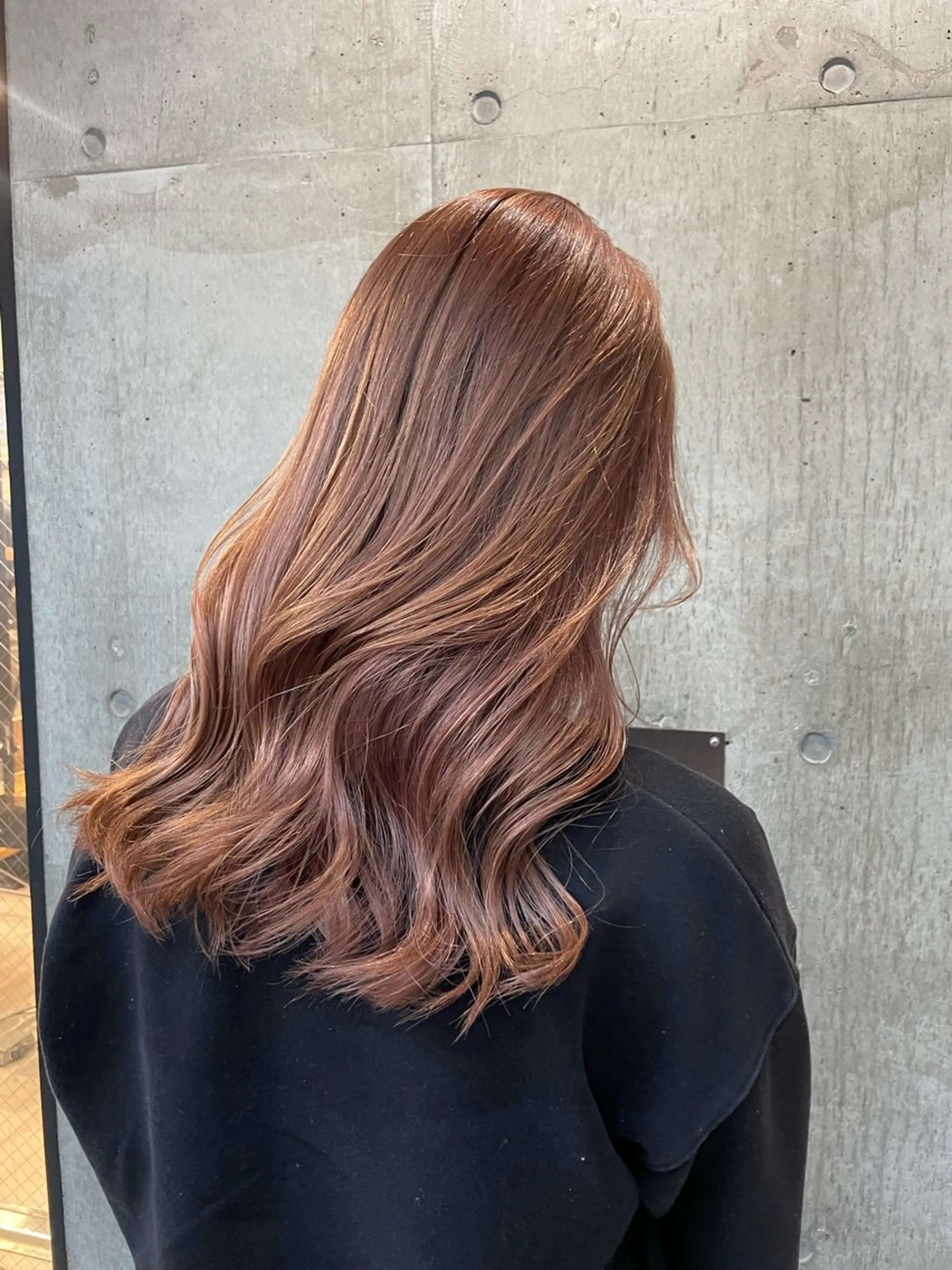 セミロング 🫧ハイライトカラー 🫧 𝓜𝓘𝓤のヘアスタイル