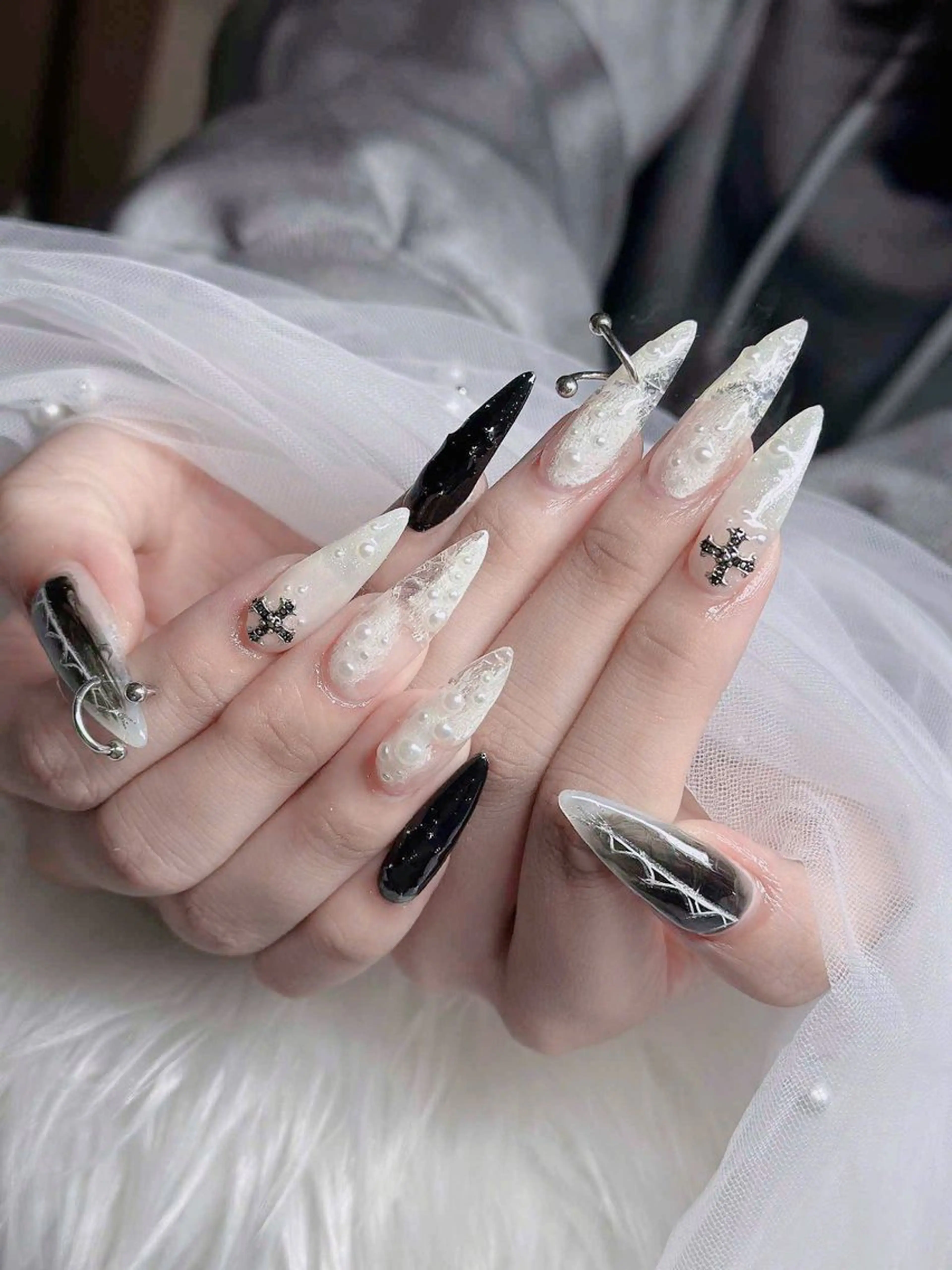 ネイル オーロラネイル フレンチネイル ジェルネイル ハロウィン キラキラネイル ハンドネイル H.baby Nail Salonのネイルデザイン