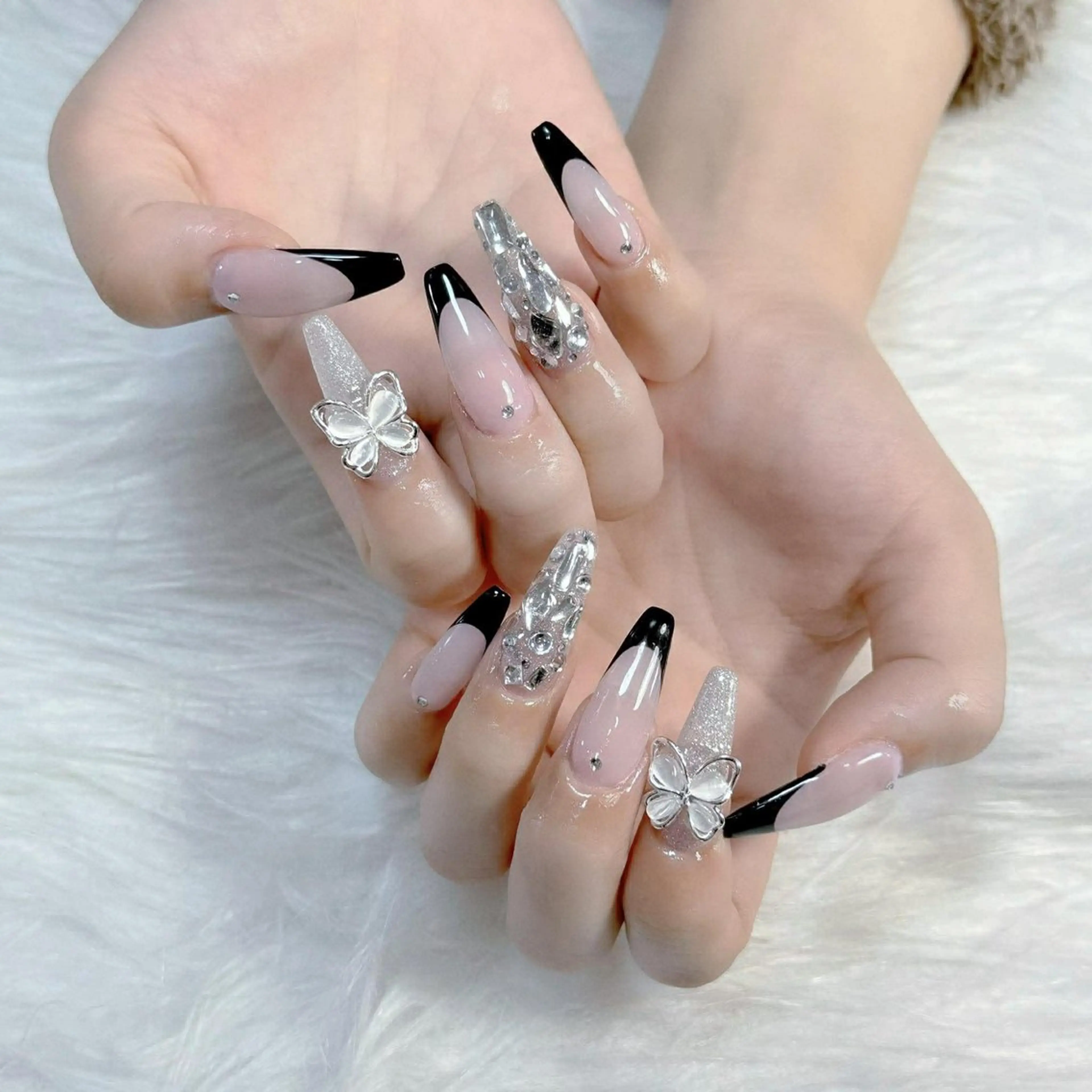 ネイル 長さ出し フレンチネイル グラデーション キラキラネイル 韓国ネイル ハンドネイル Hana Nail Salonのネイルデザイン
