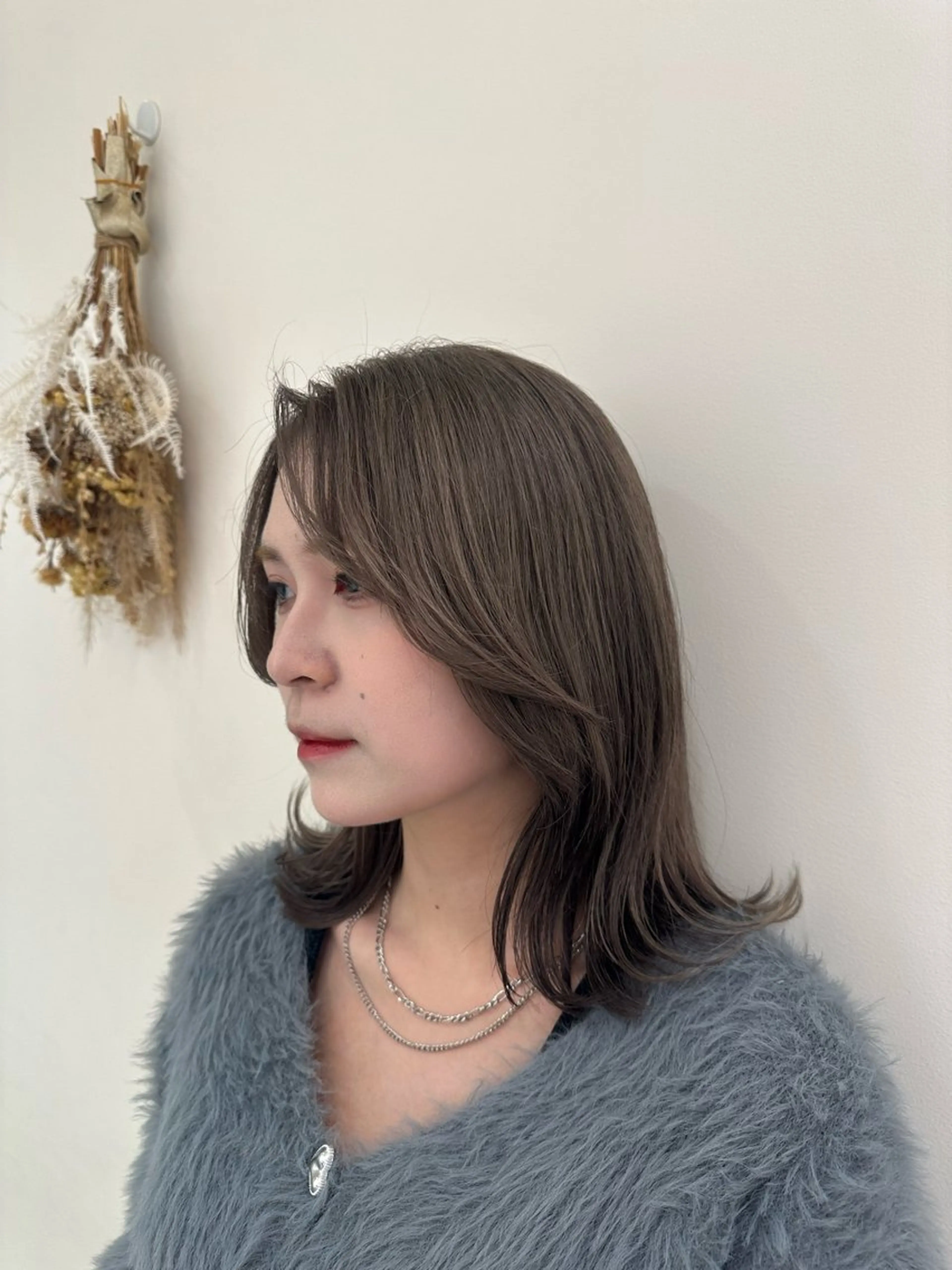 セミロング カラー タイトボブ個性派カラ ーAKANEのヘアスタイル