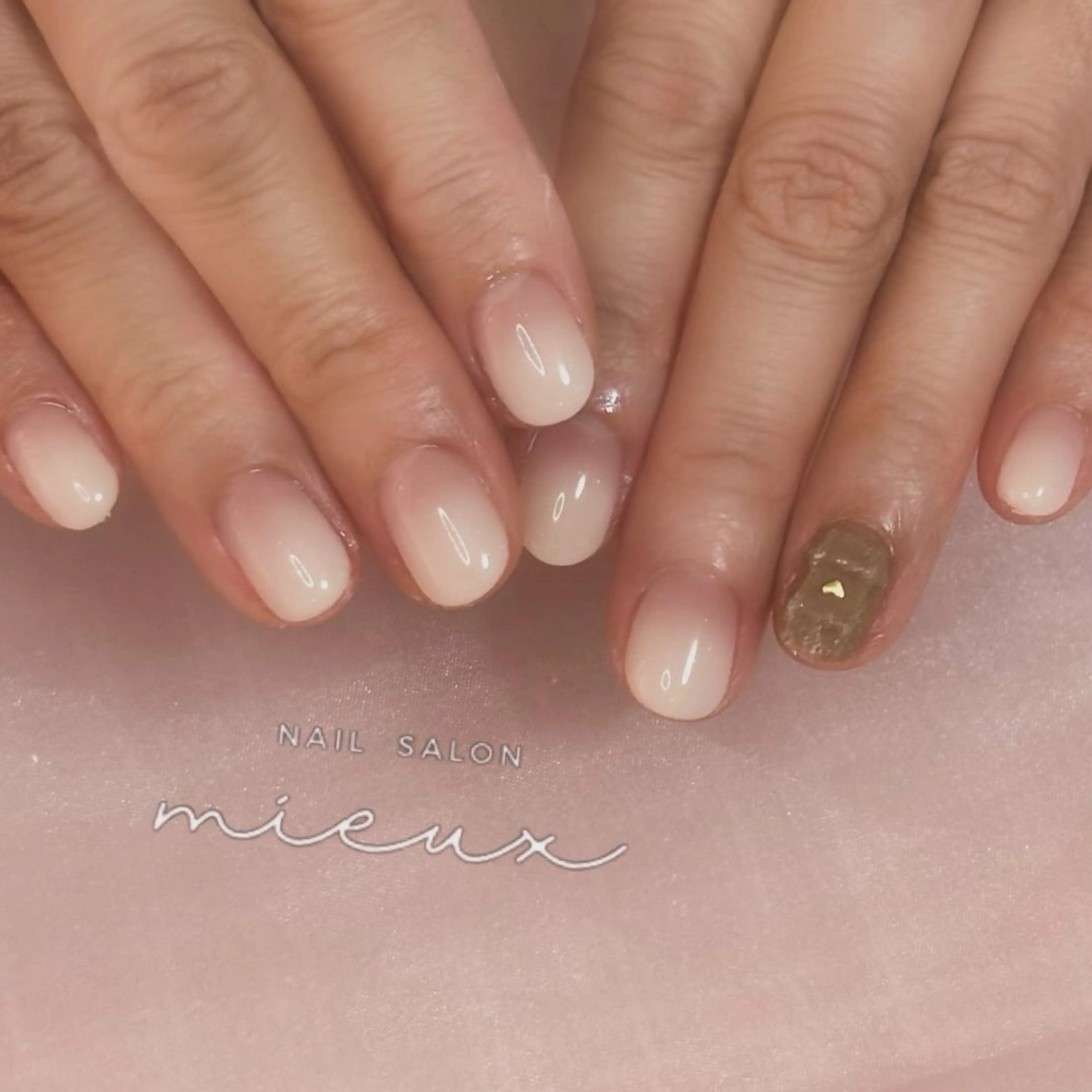 ネイル バレンタイン ハンドネイル nailsalon mieuxのネイルデザイン