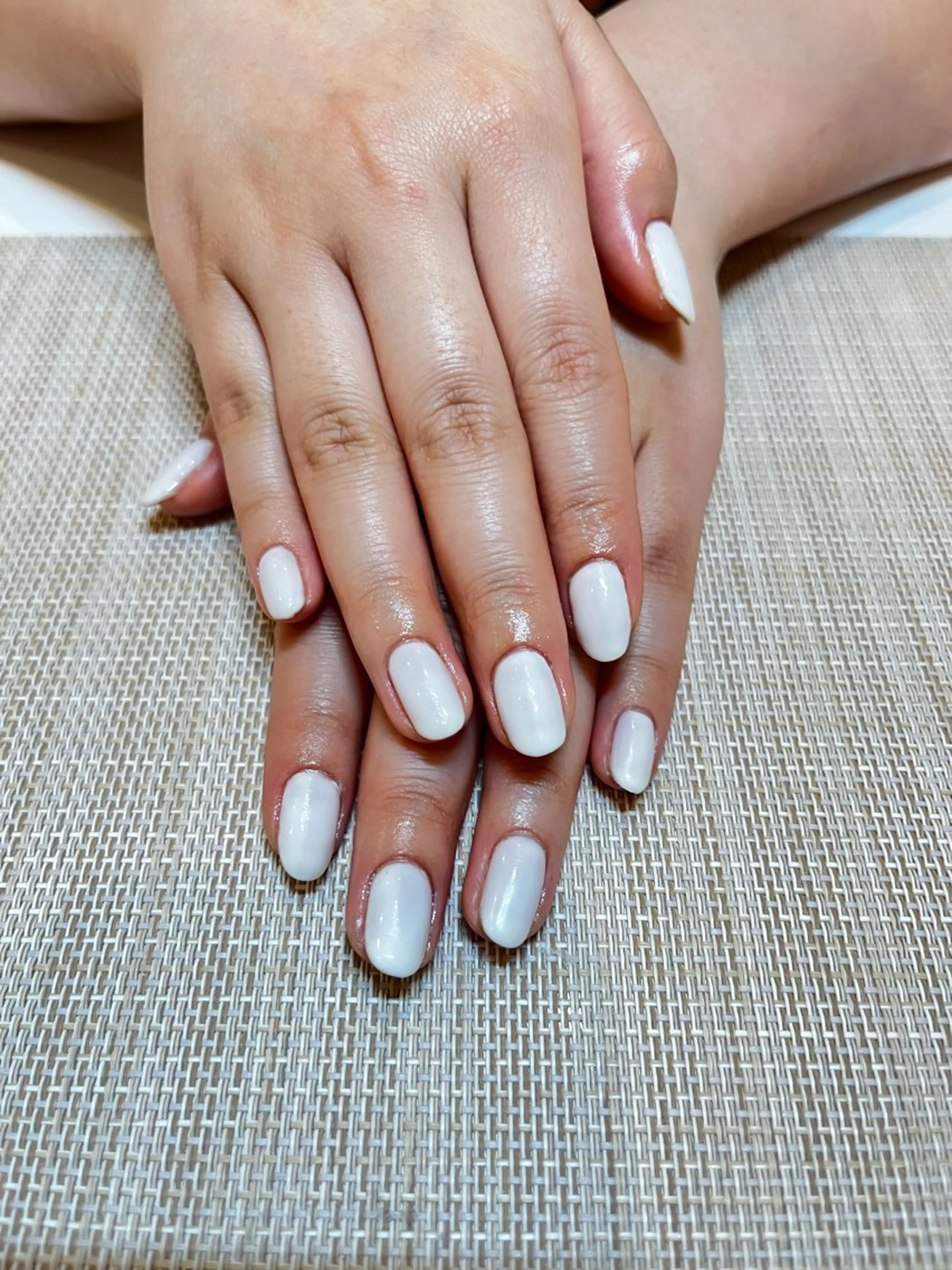 ネイル オフィスネイル ワンカラーネイル 夏ネイル ホワイト ハンドネイル プライベートサロン N's Nailのネイルデザイン