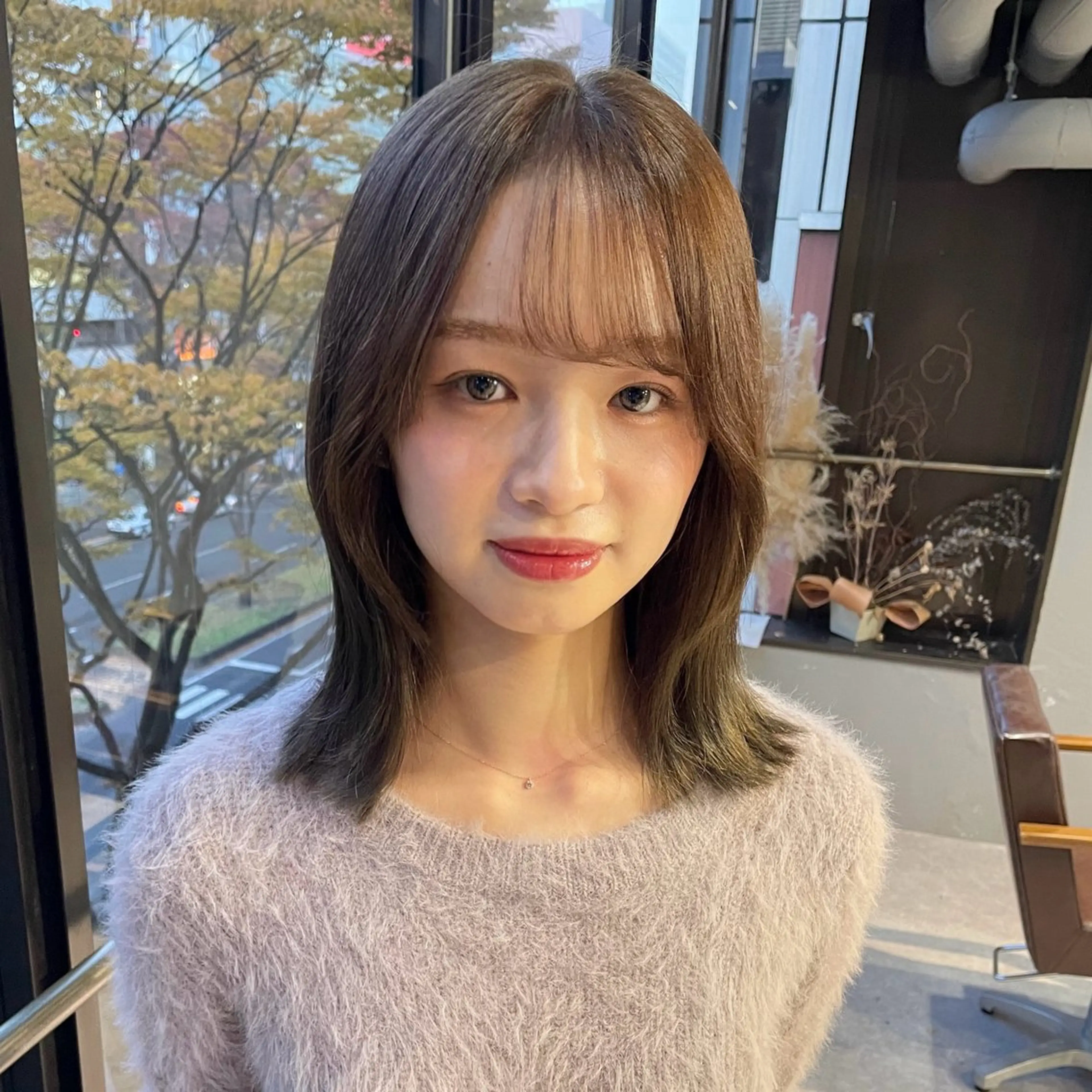 ミディアム カラー ベージュカラー ブリーチ ダブルカラー ブリーチなしカラー オリーブベージュ ヘアカラー Mimi🎀ブリーチ なし透明感 Ｗカラーのヘアスタイル