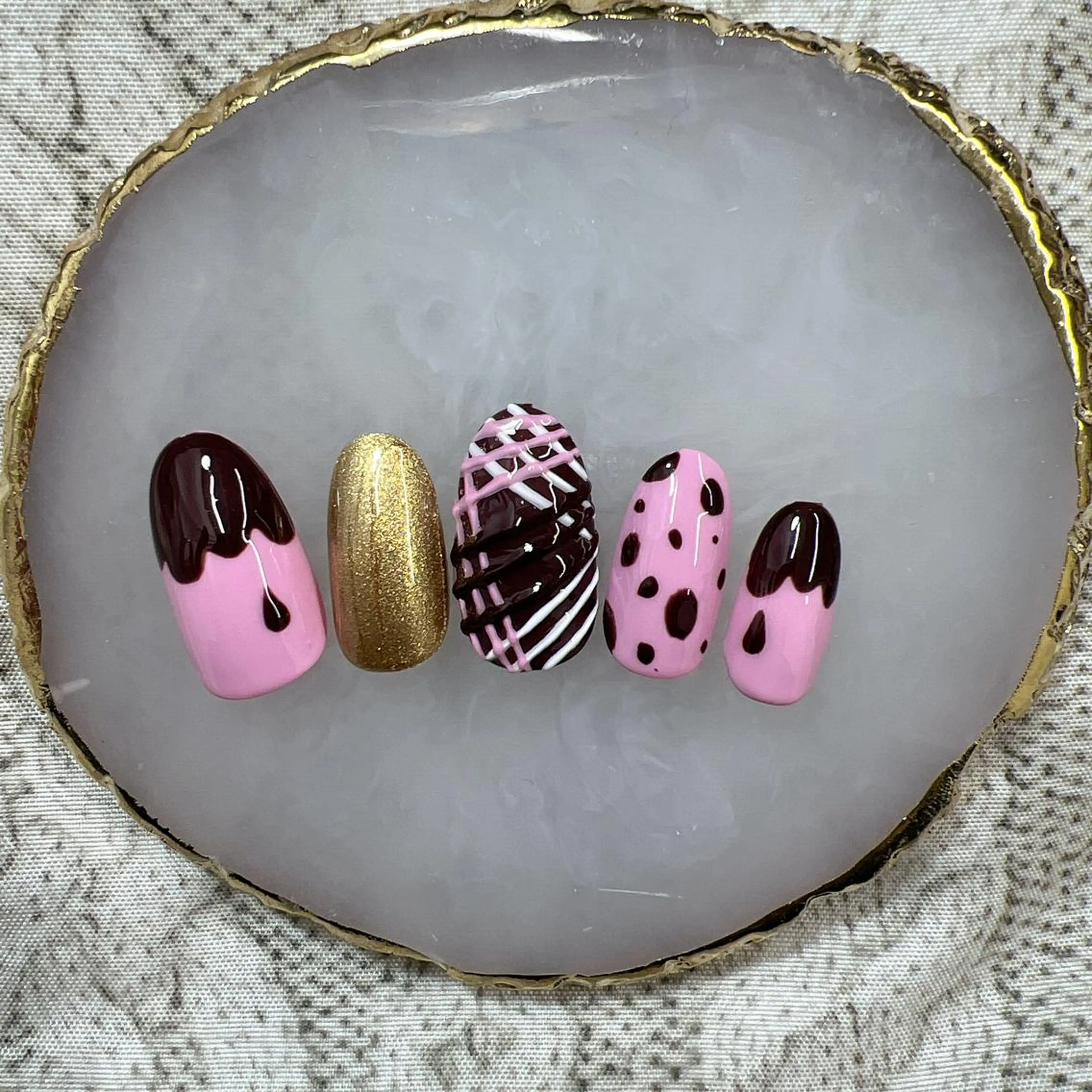 ネイル バレンタイン ハンドネイル Minion所属・北浦和minion YUKIのマツエク・マツパデザイン