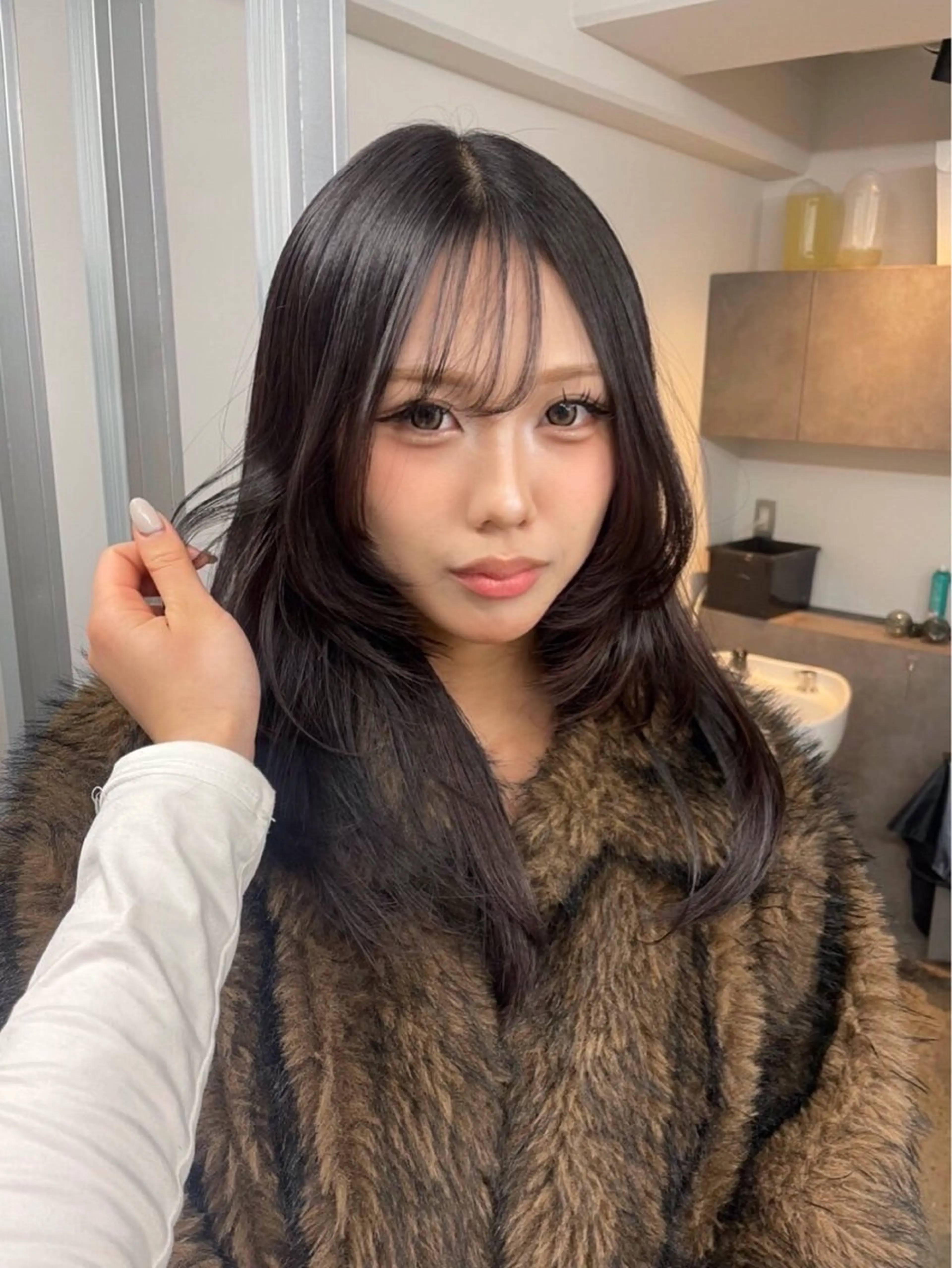 セミロング 顔周りカット シャギー XENA 渋谷店のヘアスタイル