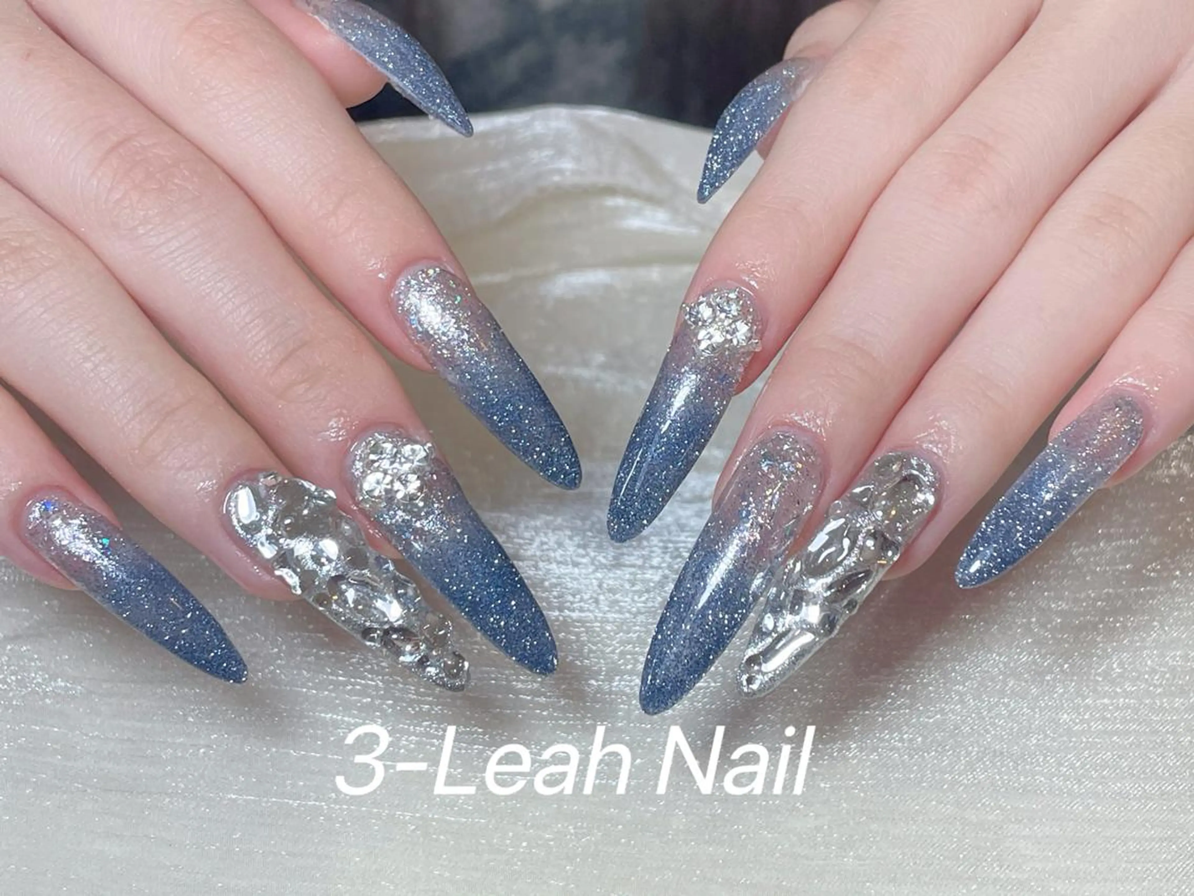 ロング 💅 リリアのネイルデザイン