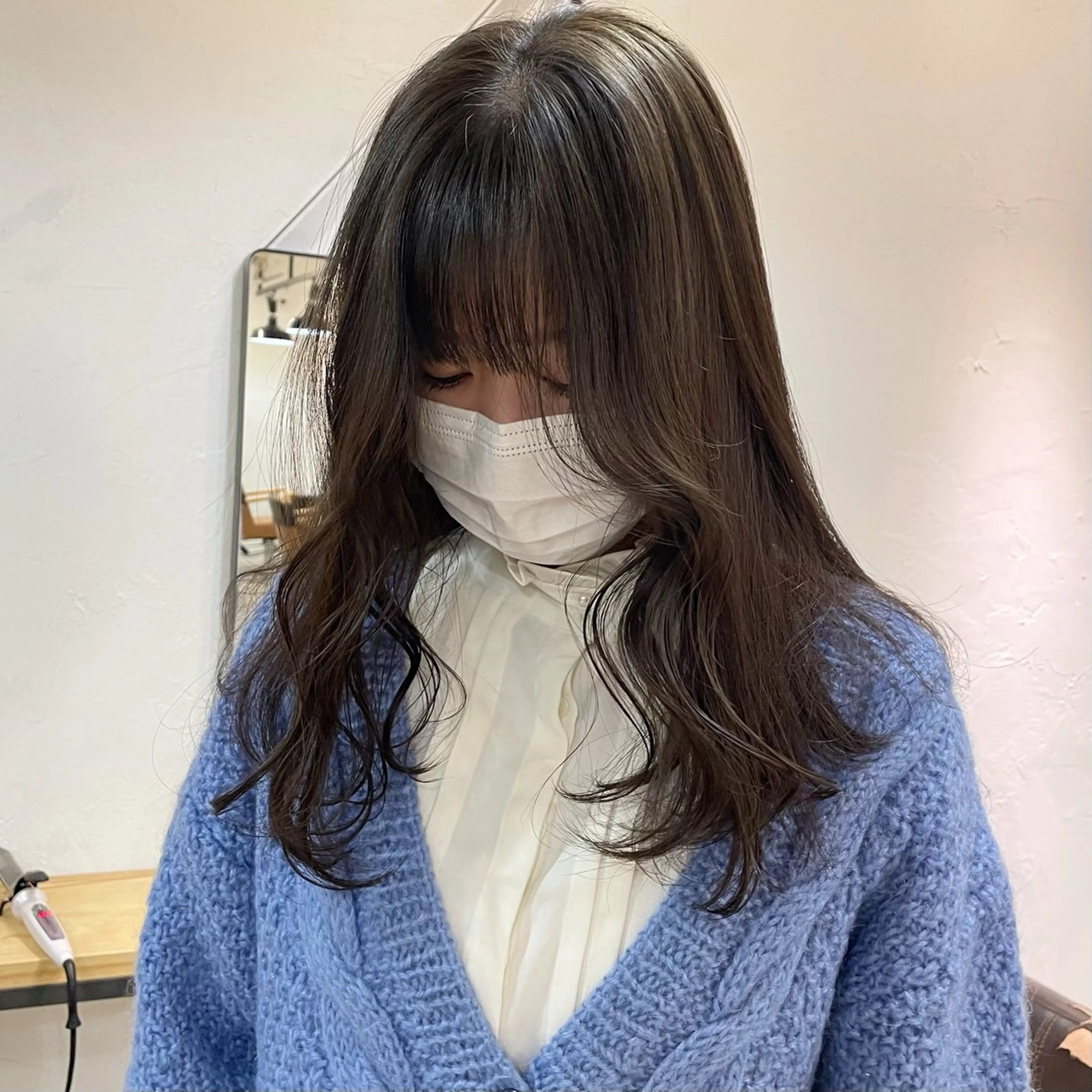 セミロング 盛れる透明感カラー・ momokaのヘアスタイル