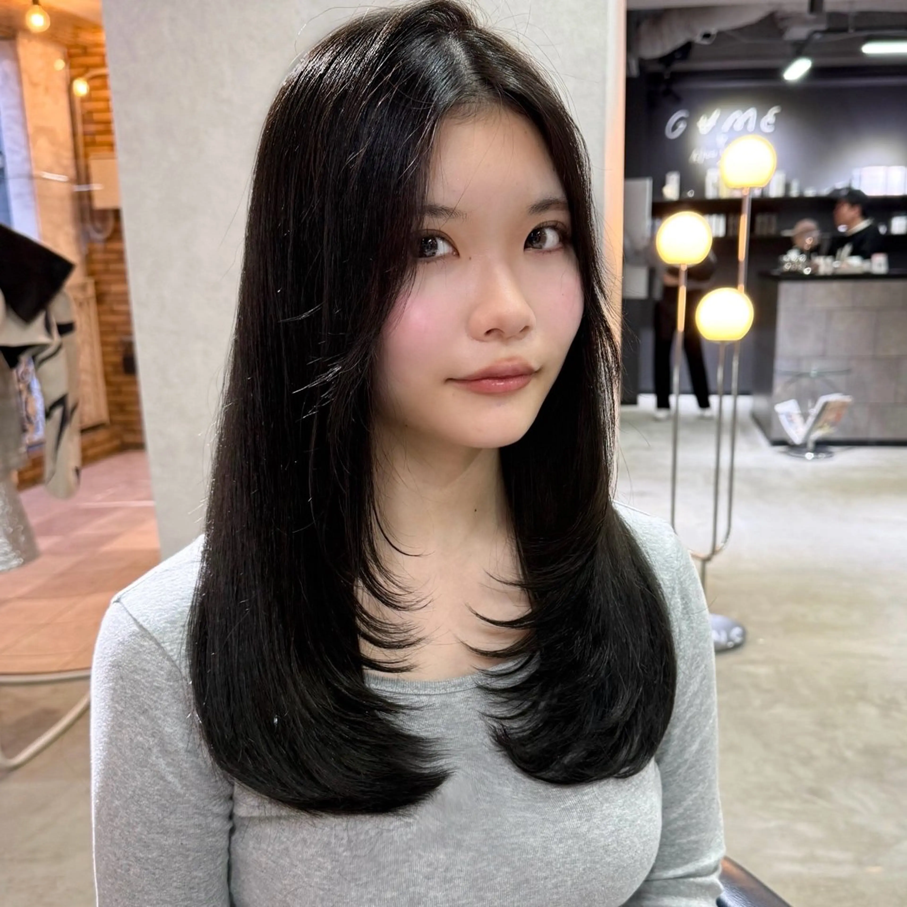 セミロング カラー オリーブグレー 髪質改善 レイヤーカット ヘアカラー トリートメント 🎀ミルクティー/暖 色×レイヤー/マリアのヘアスタイル