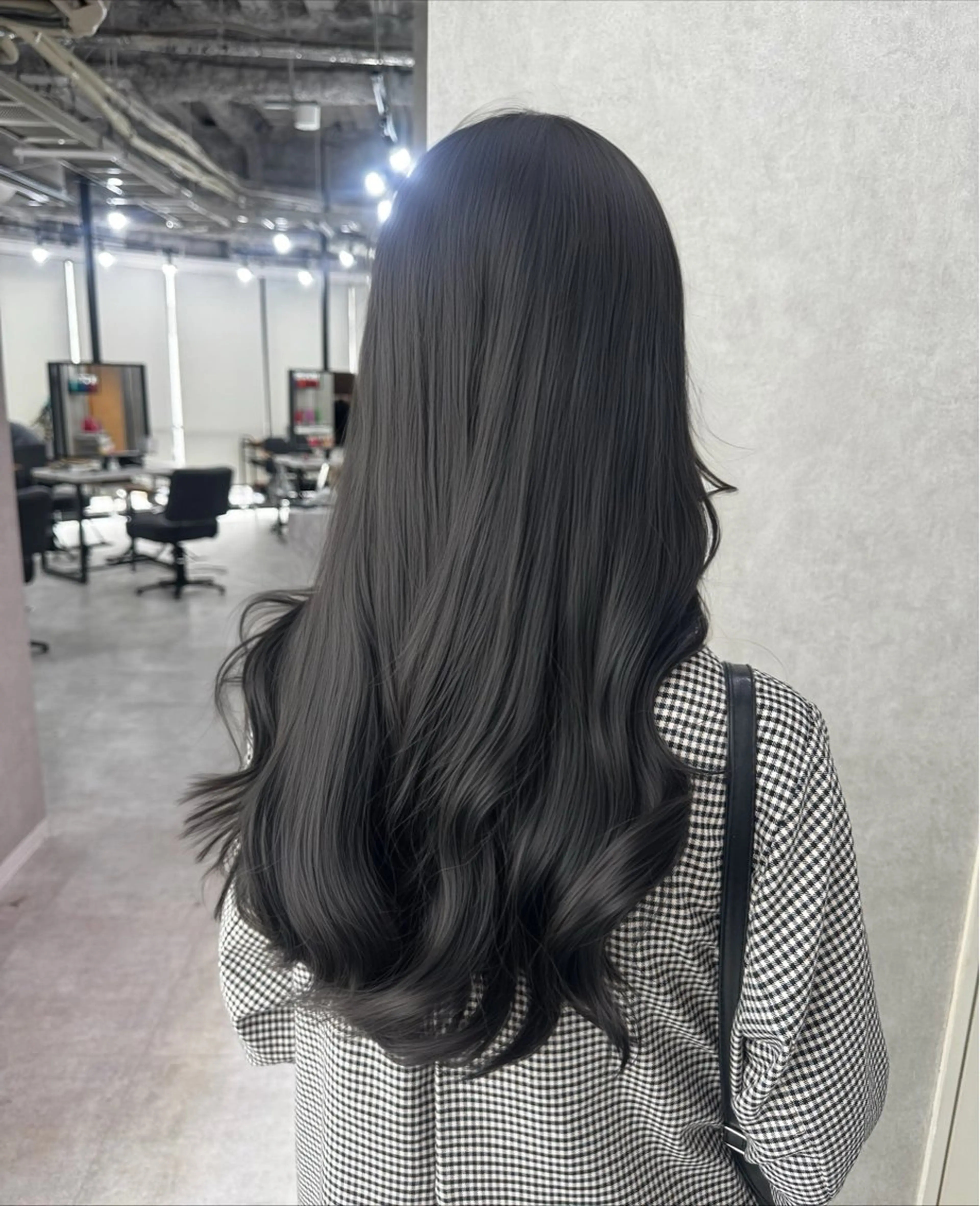 ロング カラー アッシュ アッシュブラウン ベージュカラー 黒髪 ブリーチ カット ヘアカラー トリートメント 赤み無し柔らかカラー 【梅田】madokaのヘアスタイル