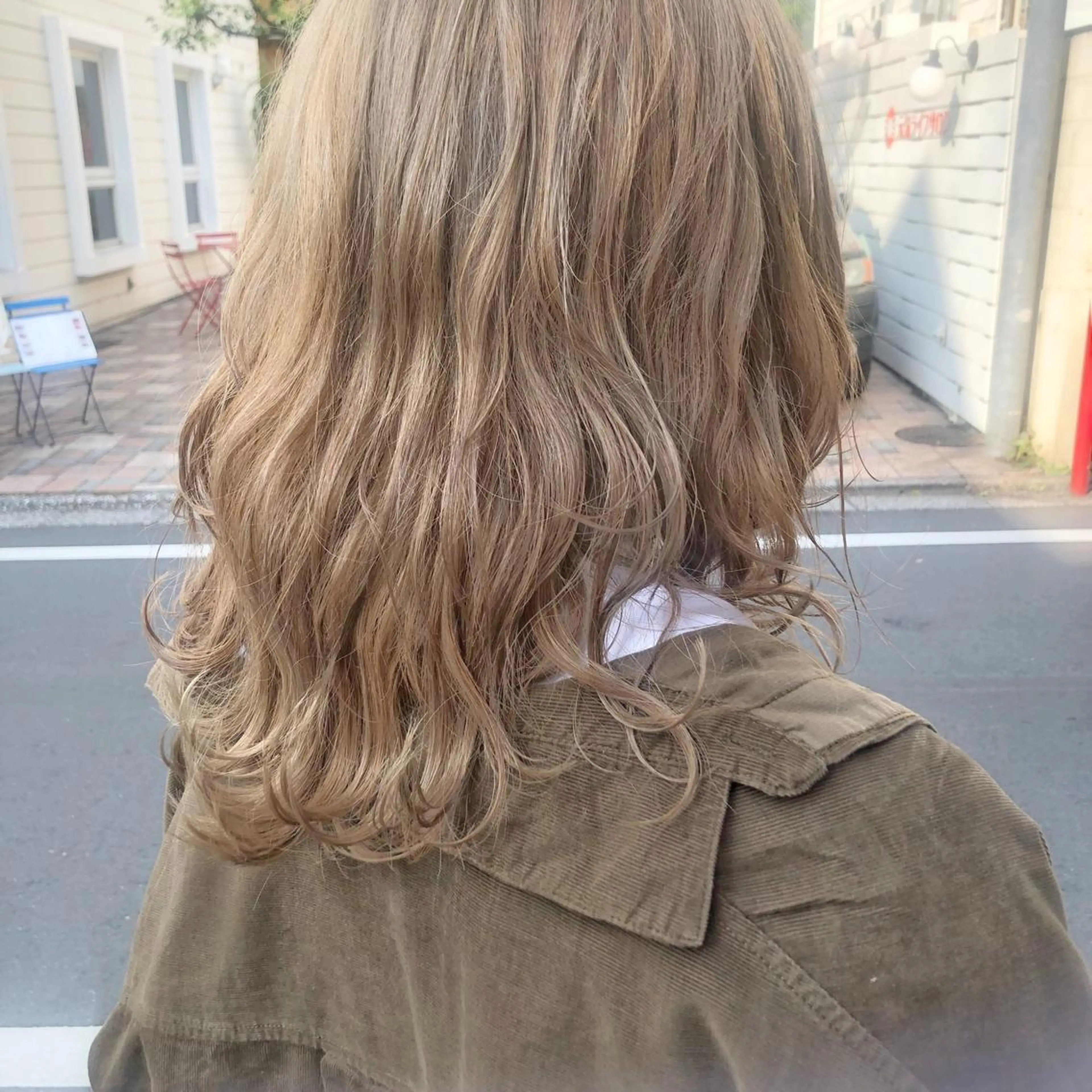 セミロング カラー ヘアアレンジ SALOWIN恵比寿所属・ヘッドスパで脳を 整える✨chacoのヘアスタイル