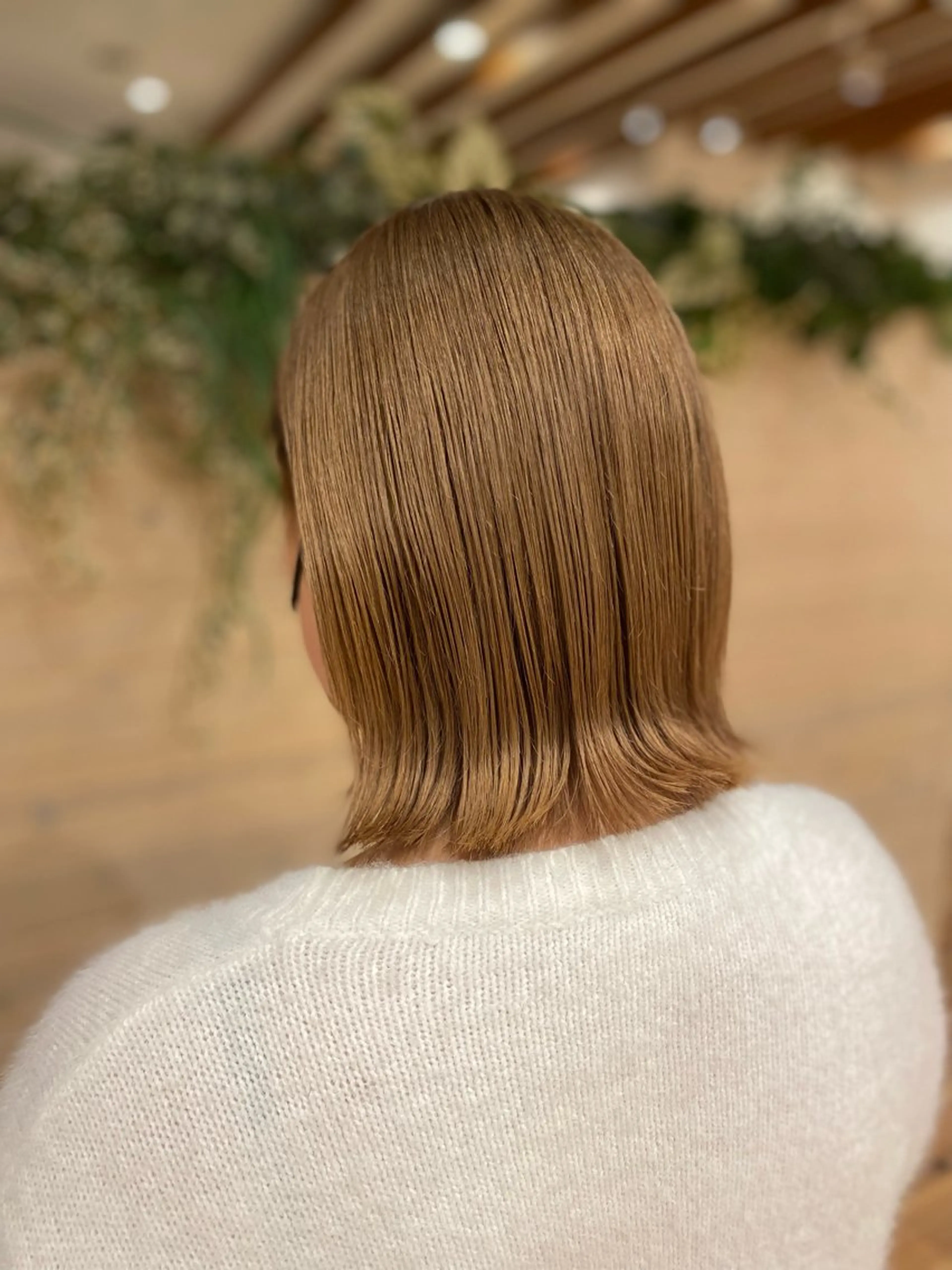 ミディアム 山西 真琴のヘアスタイル
