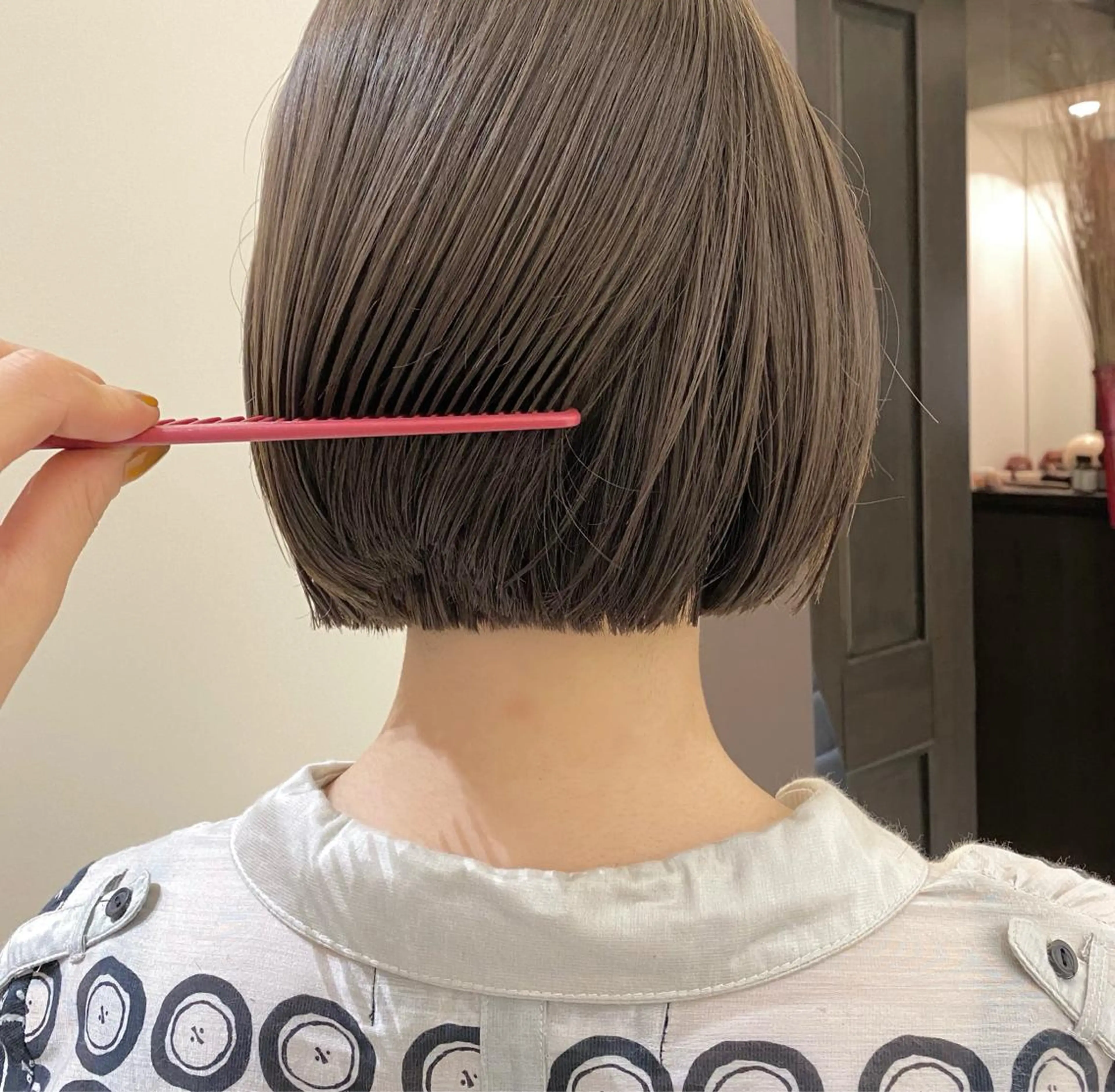 ショート カラー パーマ ヘアアレンジ メンズ キッズ ネイル マツエク・マツパ モリモト サナのヘアスタイル