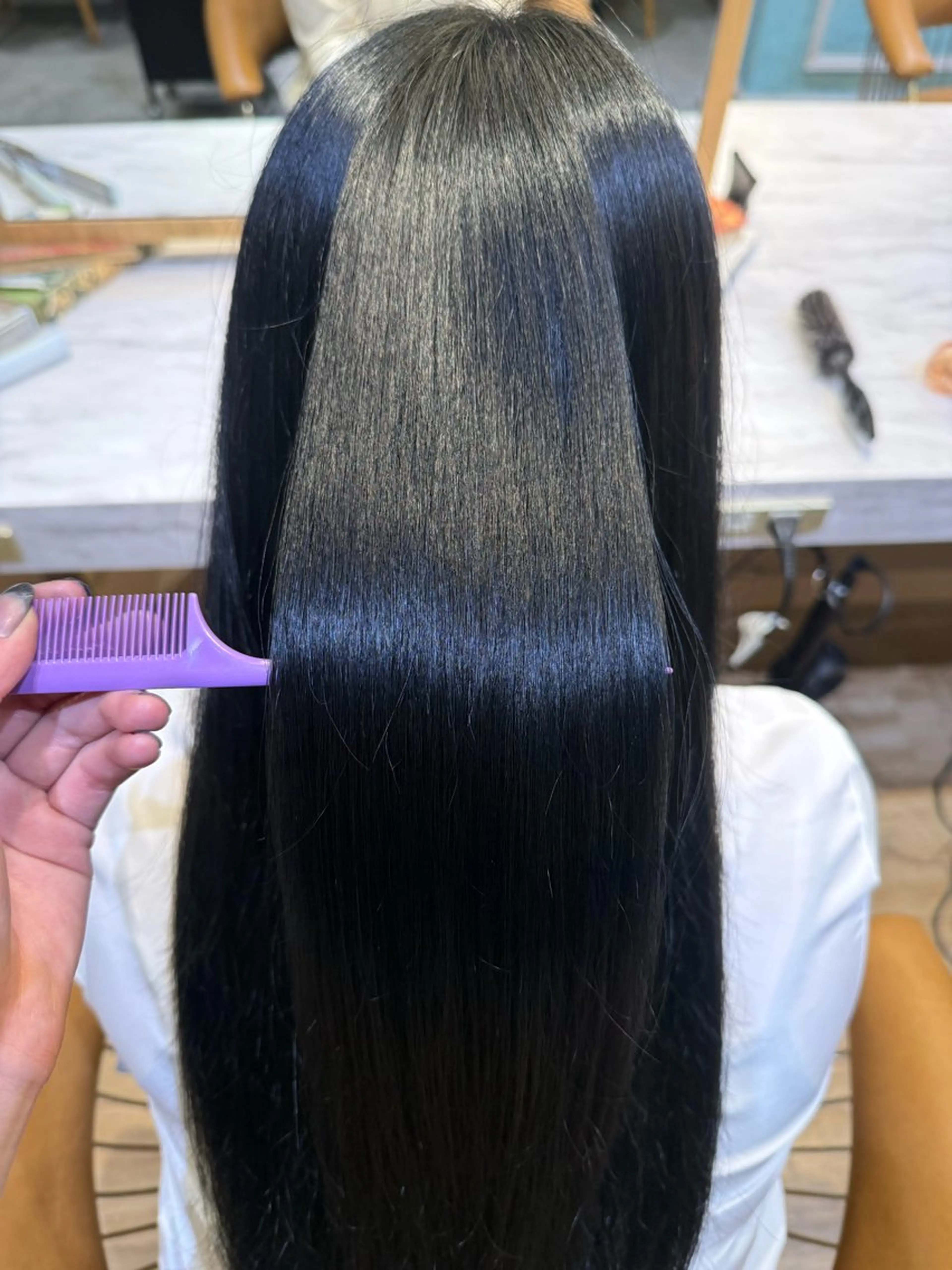 ロング ヘアカラー 岩倉 白乃のヘアスタイル