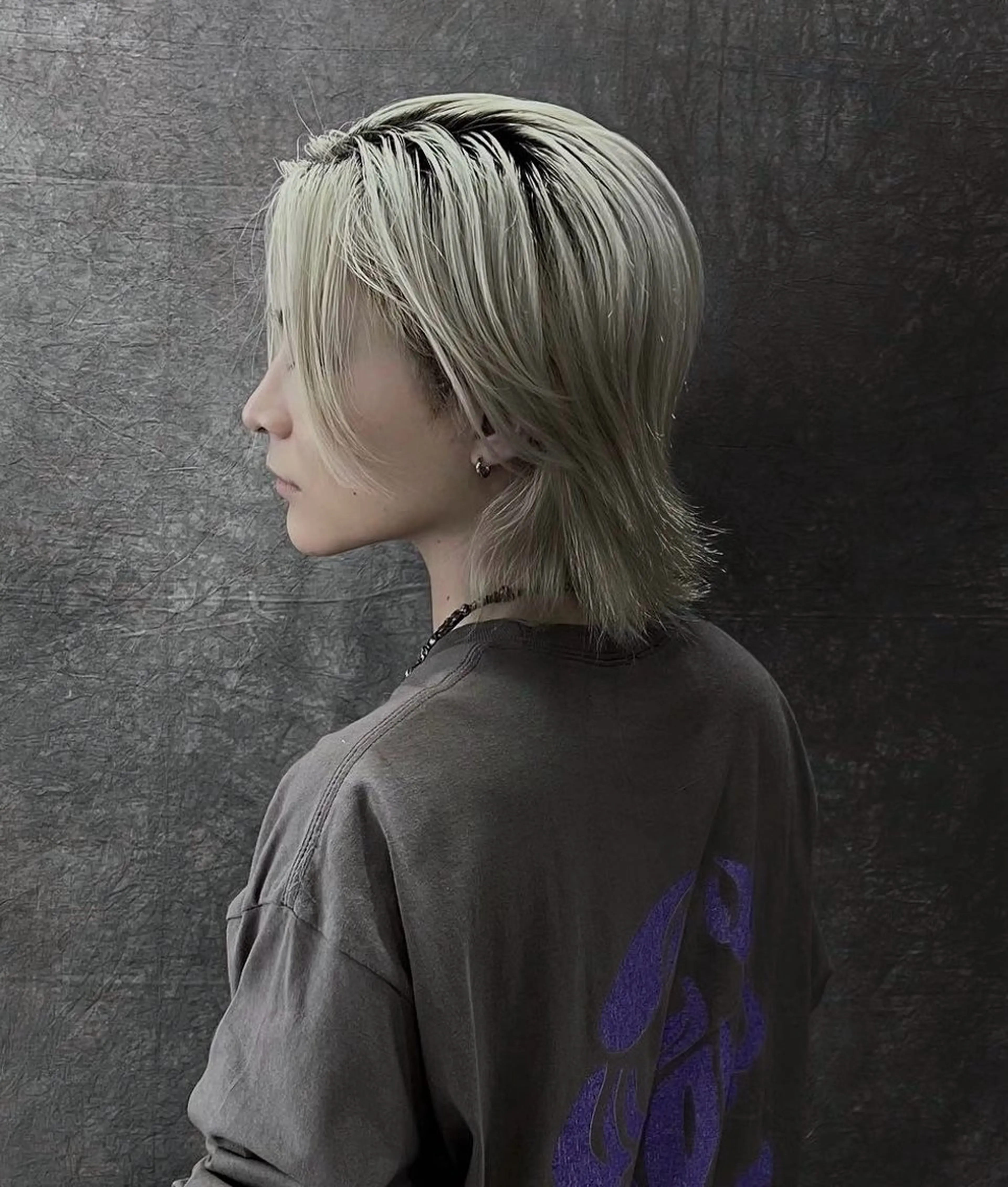 ミディアム カラー メンズ メンズブリーチ メンズハイトーン ブリーチ ブロンド ハイトーンカラー カット ヘアカラー メンズカット特化🐺 メンズウルフ/置塩祥のヘアスタイル