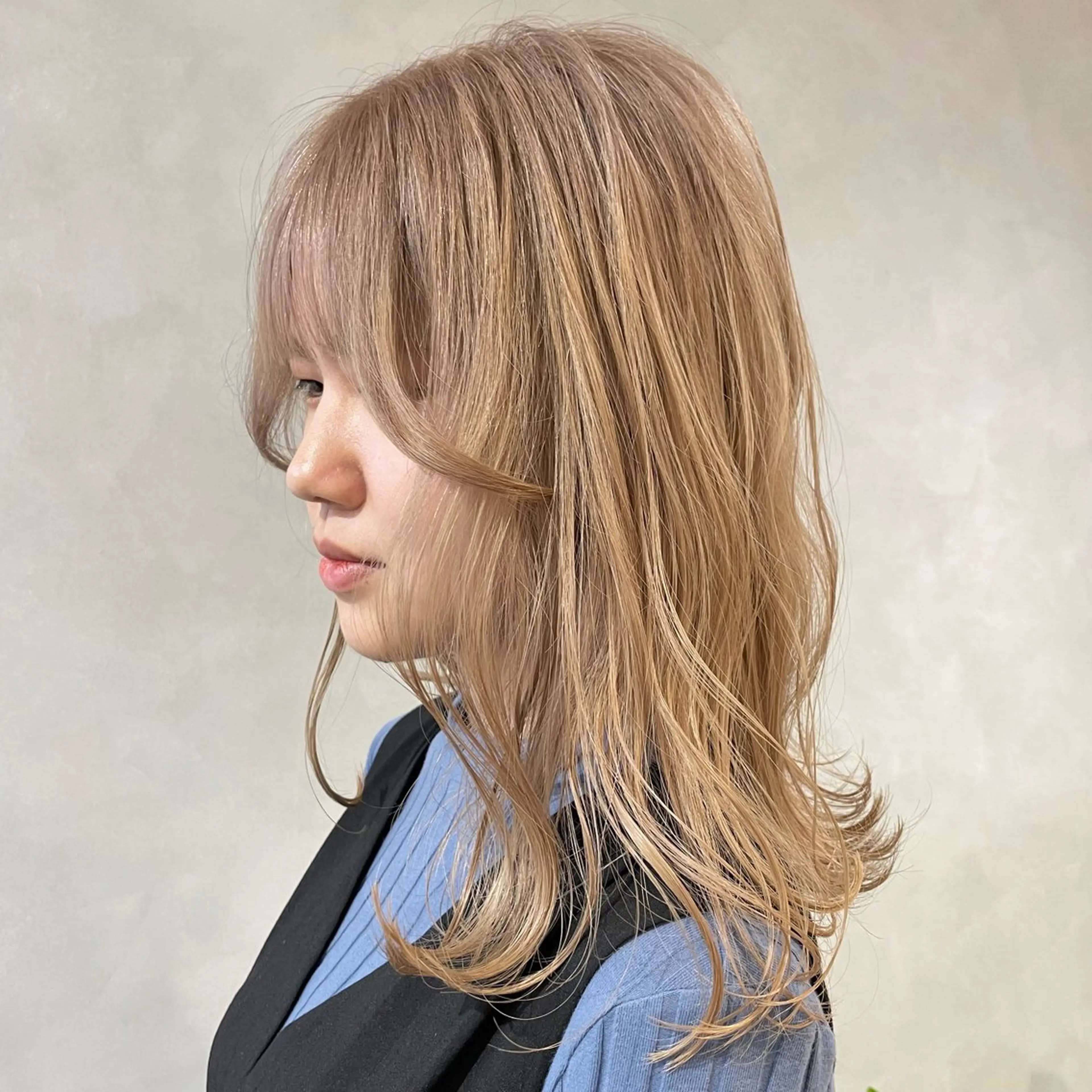 ミディアム カラー ヘアアレンジ カット ヘアカラー トリートメント 🎀ダブルカラーレイ ヤーyuuri🎀のヘアスタイル