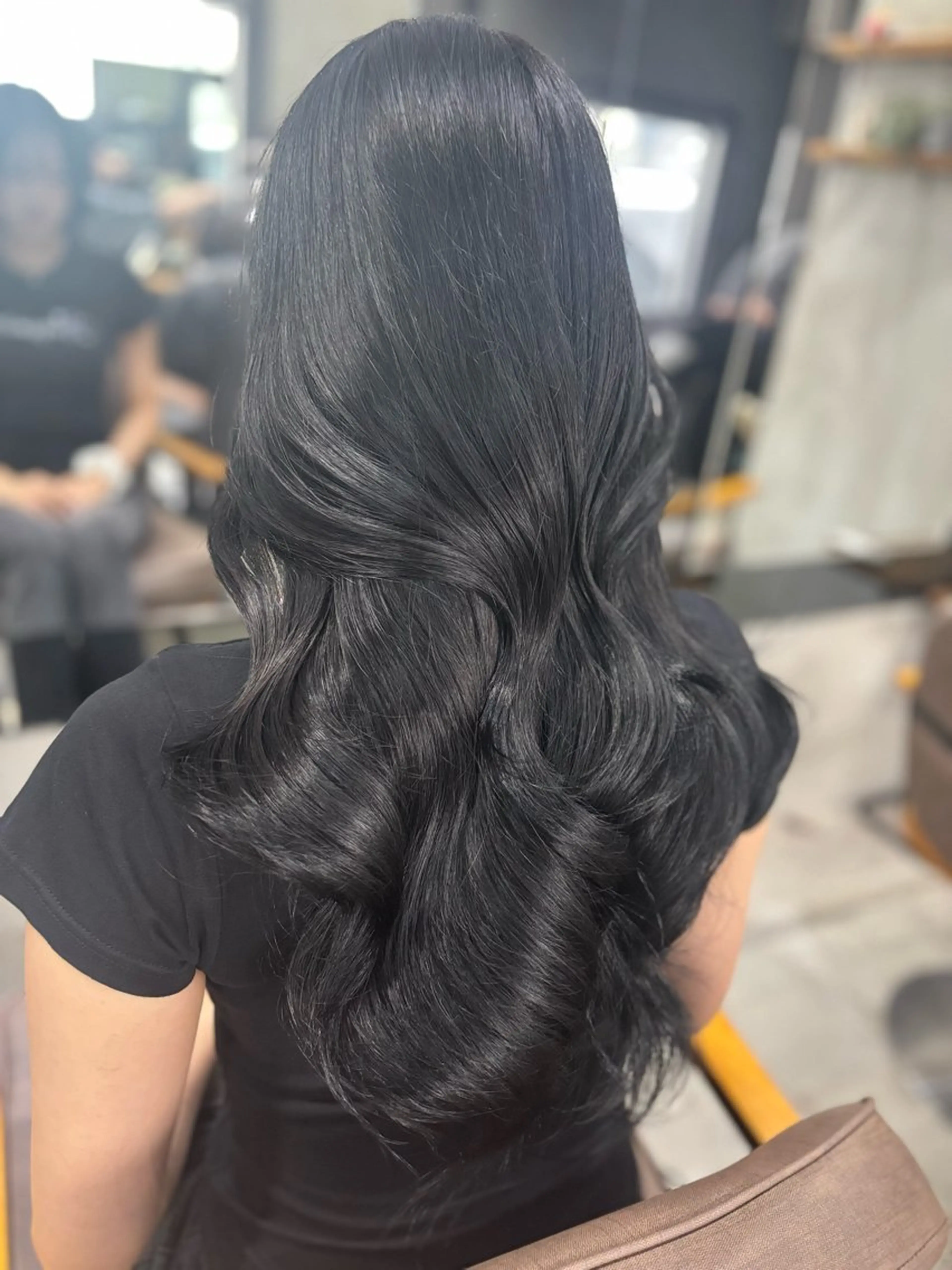 ロング カット ヘアカラー トリートメント maya レイヤーカットのヘアスタイル