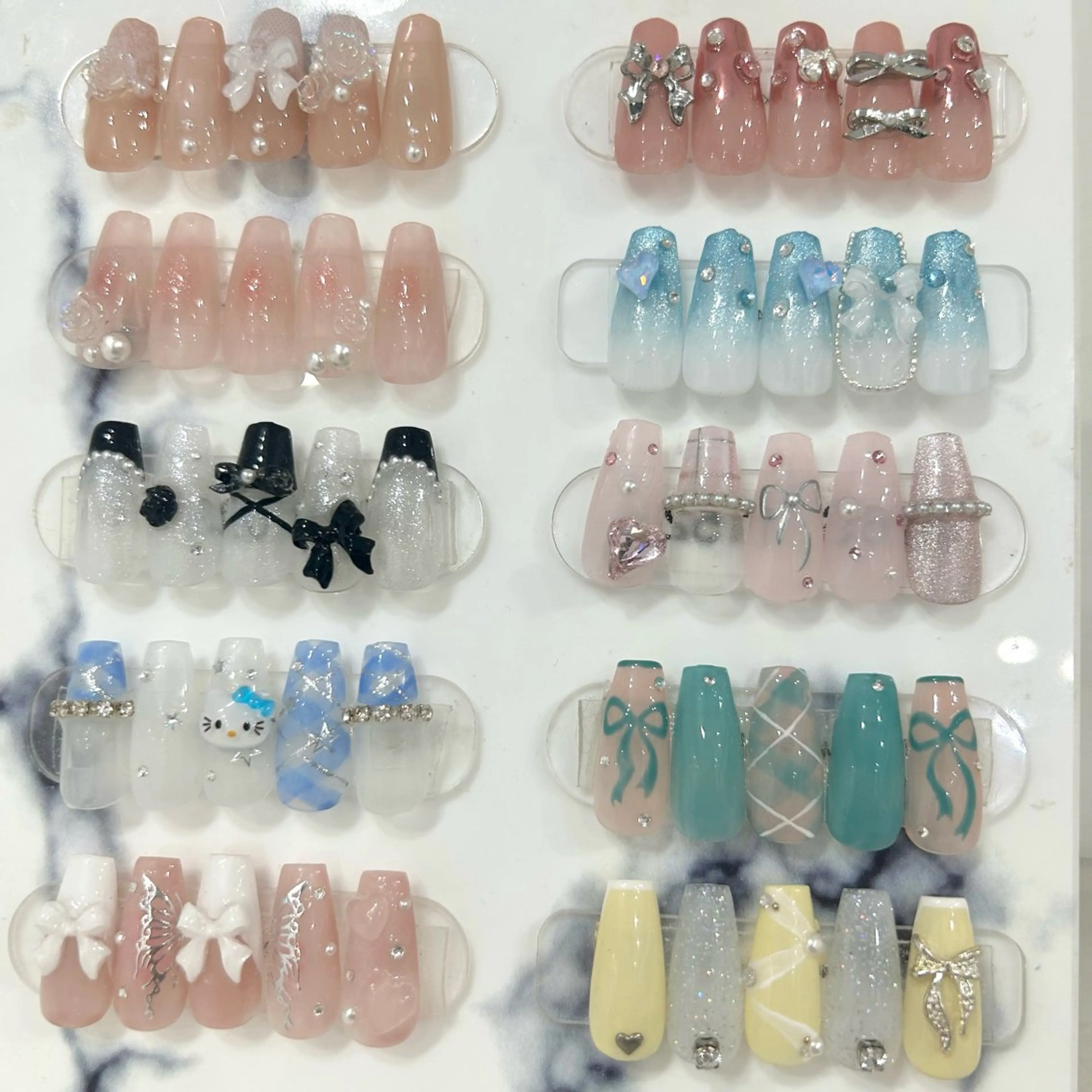 ネイル ガーリー ワンホンネイル VENUSBELT hidekaのネイルデザイン