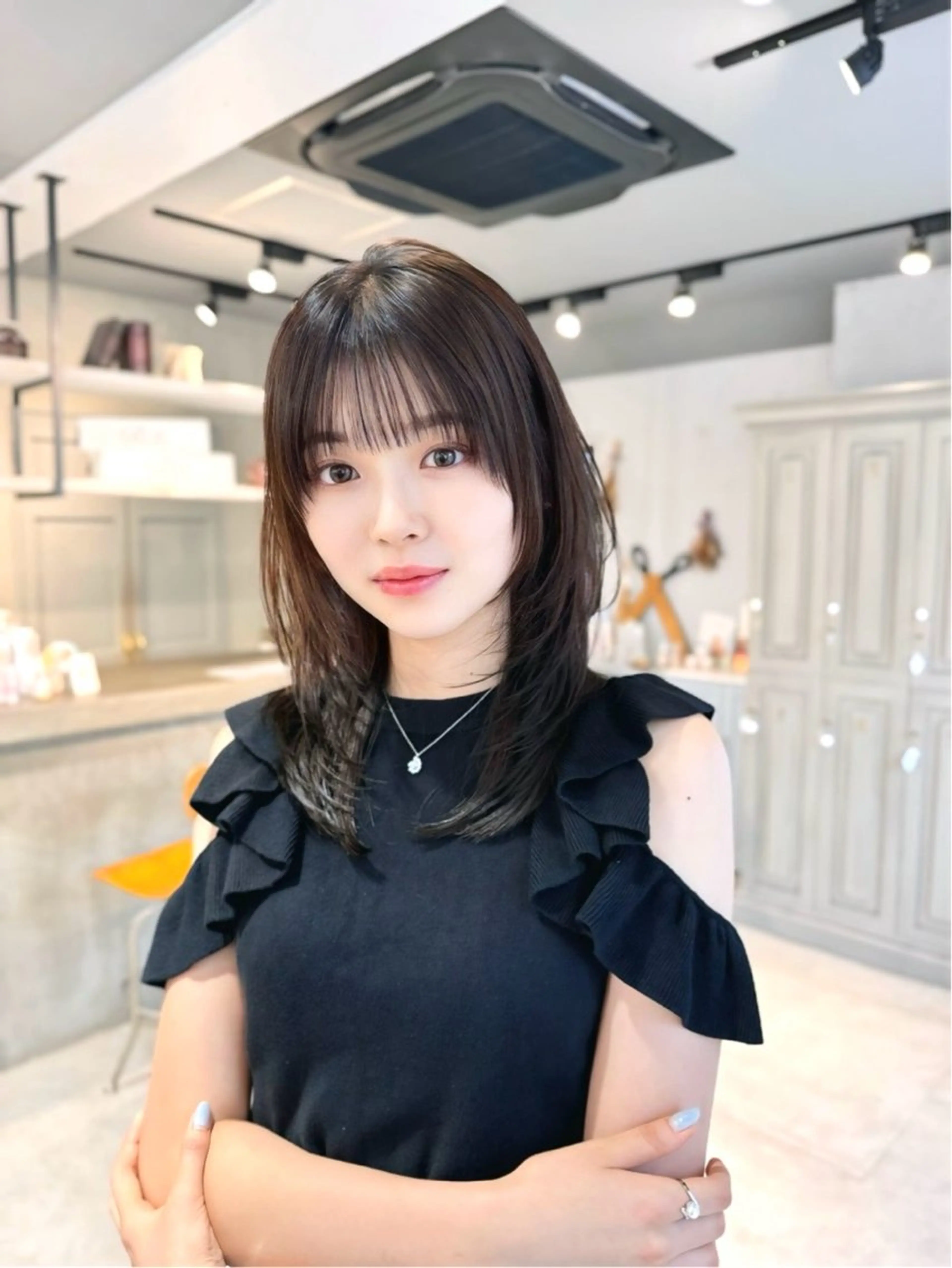 セミロング けんけん cachecacheのヘアスタイル