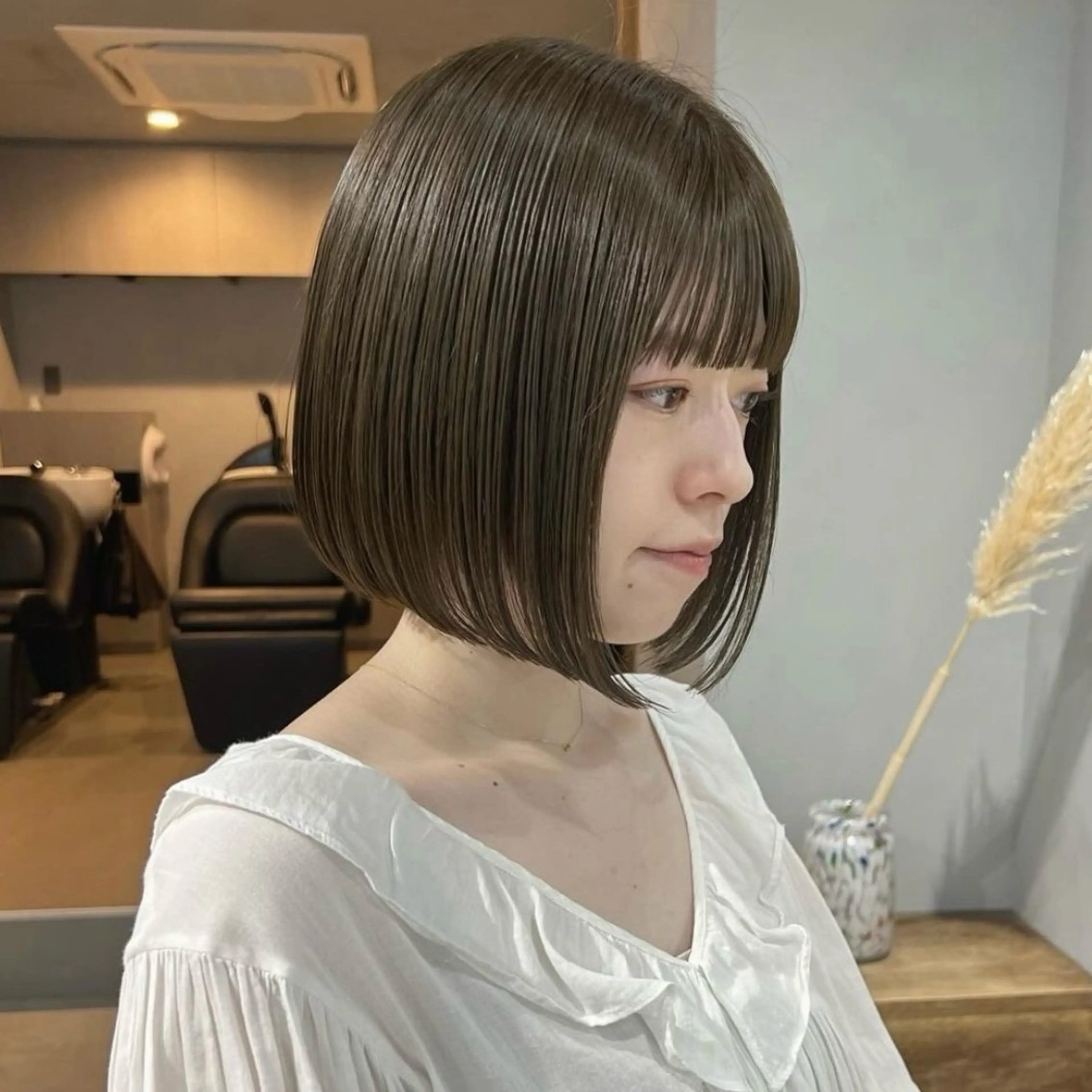 ショート カラー ベージュカラー オリーブベージュ カット ヘアカラー トリートメント akane/ボブ /ブラウンベージュのヘアスタイル