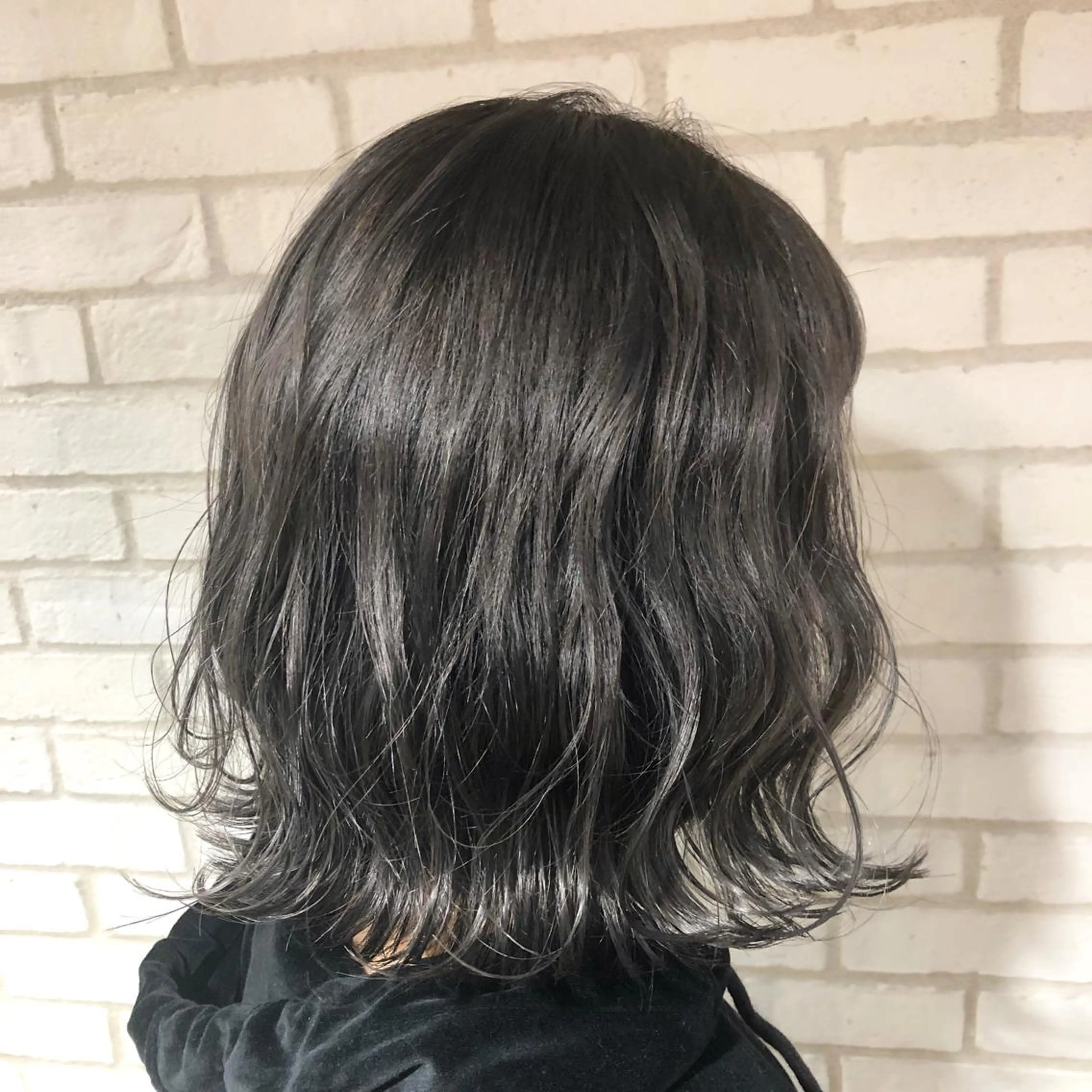 ミディアム カラー パーマ ヘアアレンジ メンズ キッズ ネイル マツエク・マツパ シルバー シルバー 新宿/髪質改善/ 美髪矯正✨浅江通友のヘアスタイル